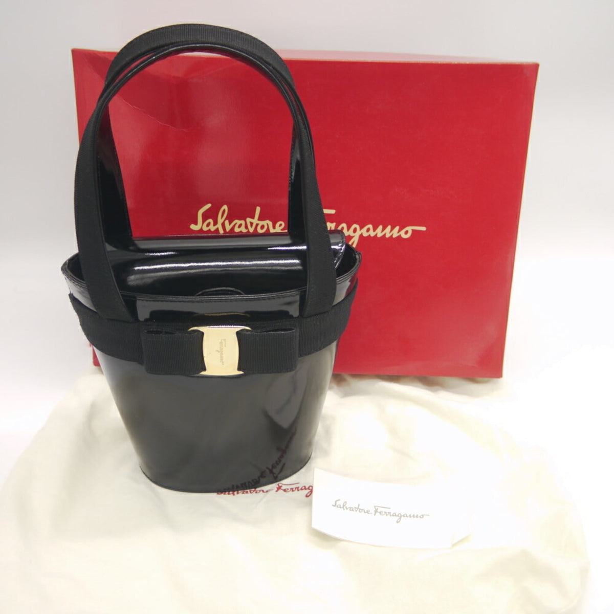 Salvatore Ferragamo Black Leather Handbag (Pre-Owned)