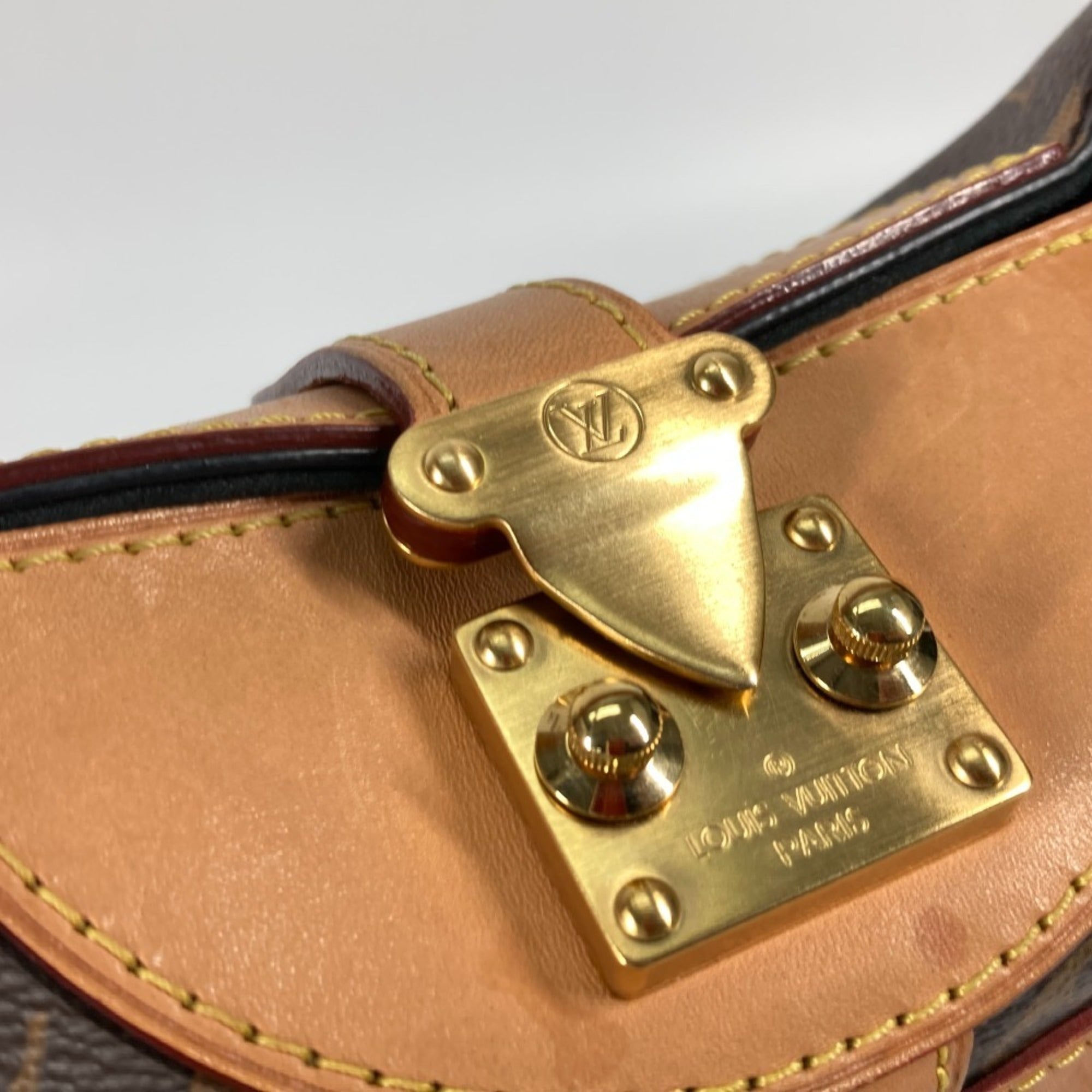 Louis Vuitton Brown Monogram Monogram Handbag Shoulder Bag (Pre-Owned)