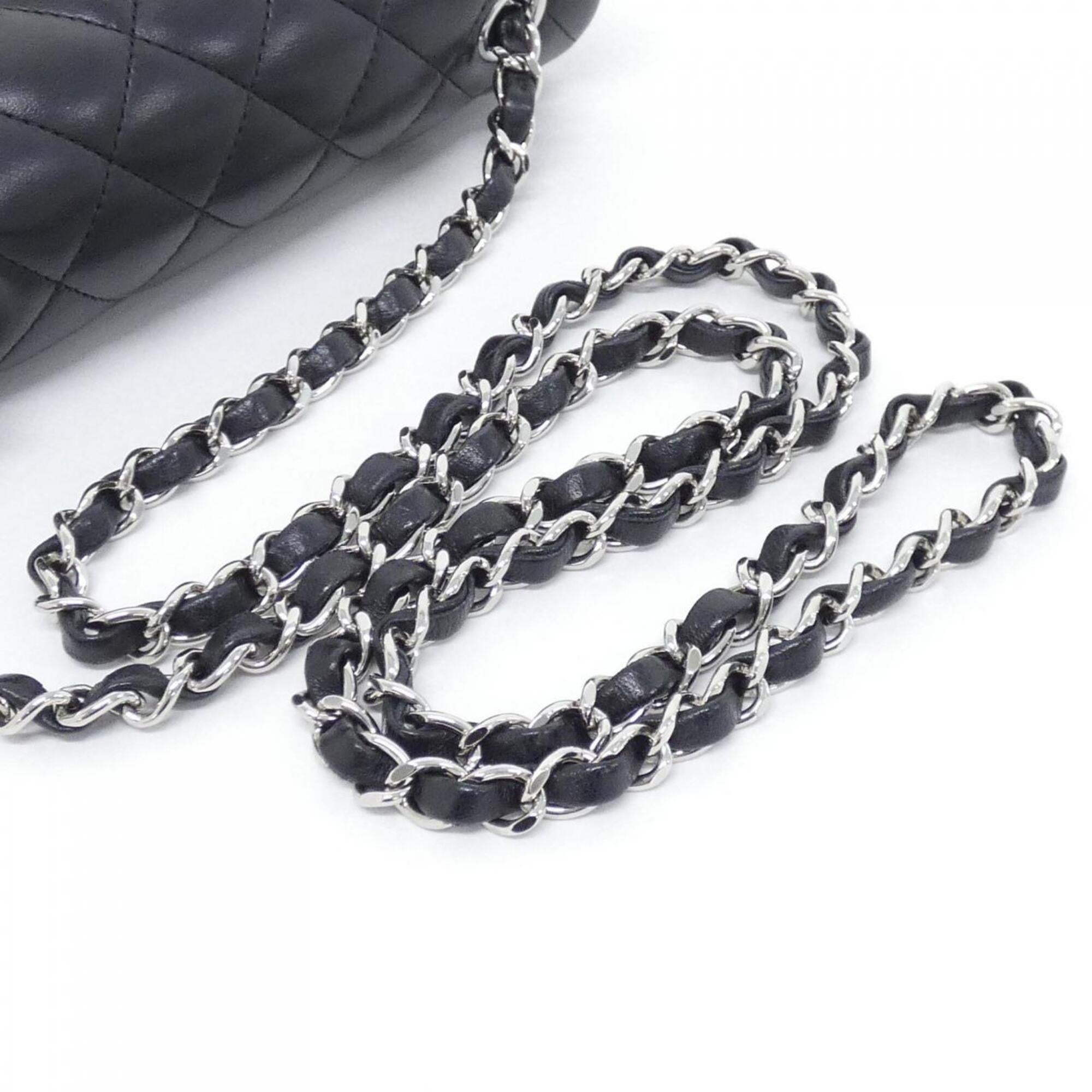 Chanel Black Leather Shoulder Bag (Pre-Owned)