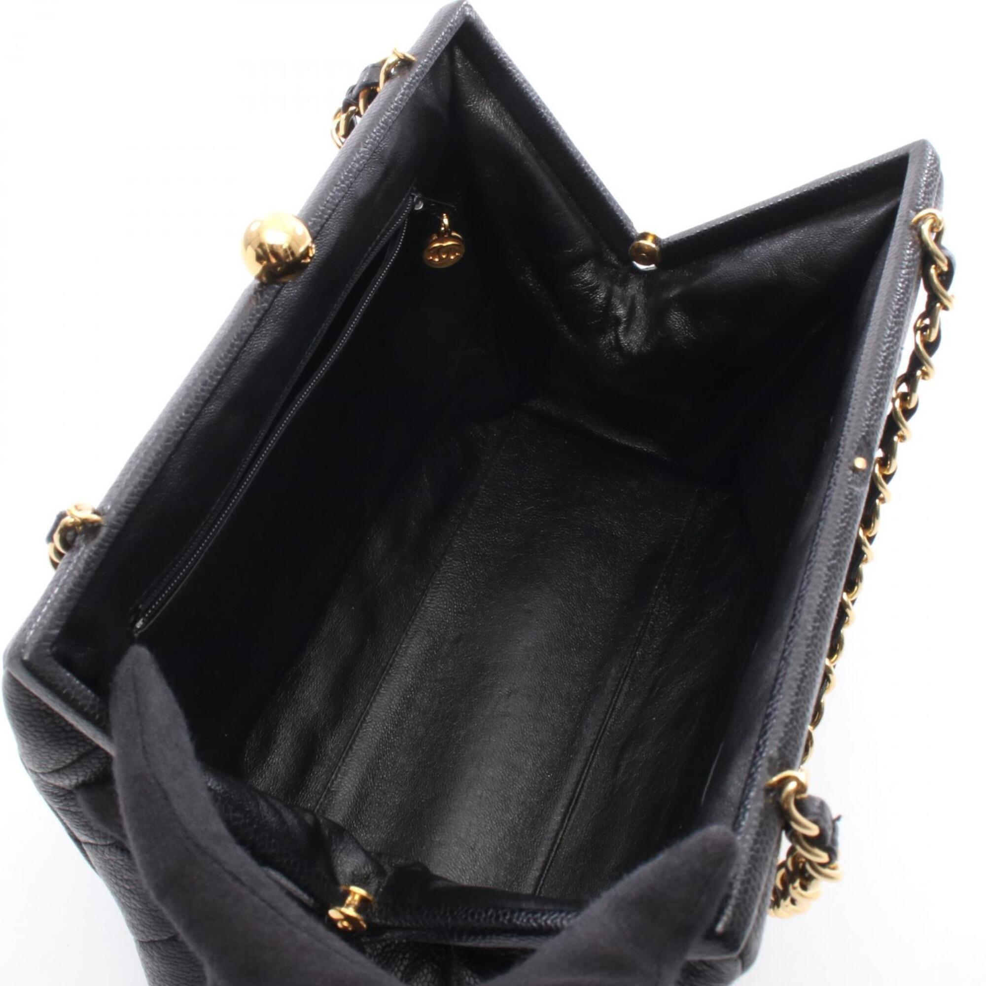 Chanel Black Grained Calfskin Handbag (Pre-Owned)