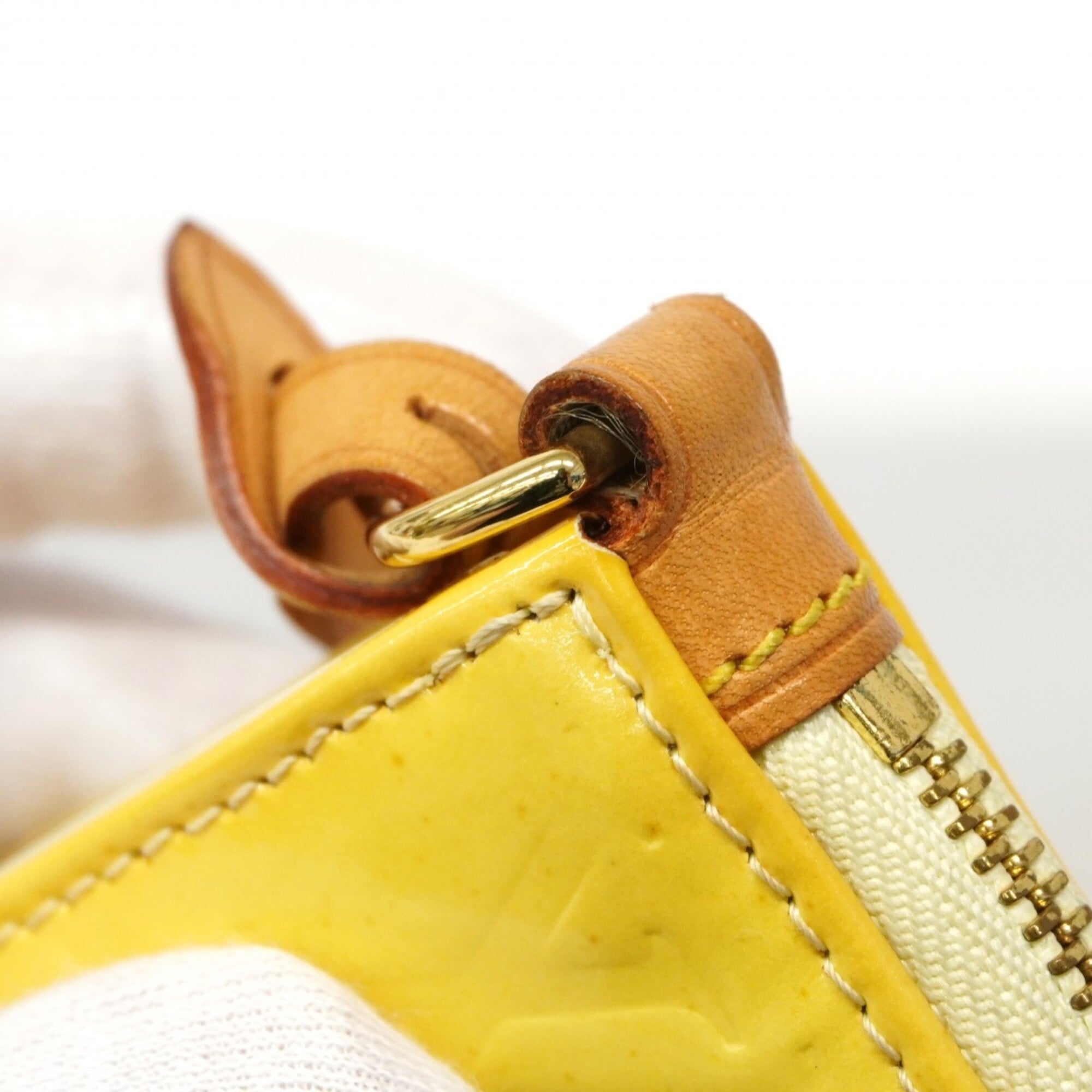 Louis Vuitton Lime Yellow Pouch (Pre-Owned)