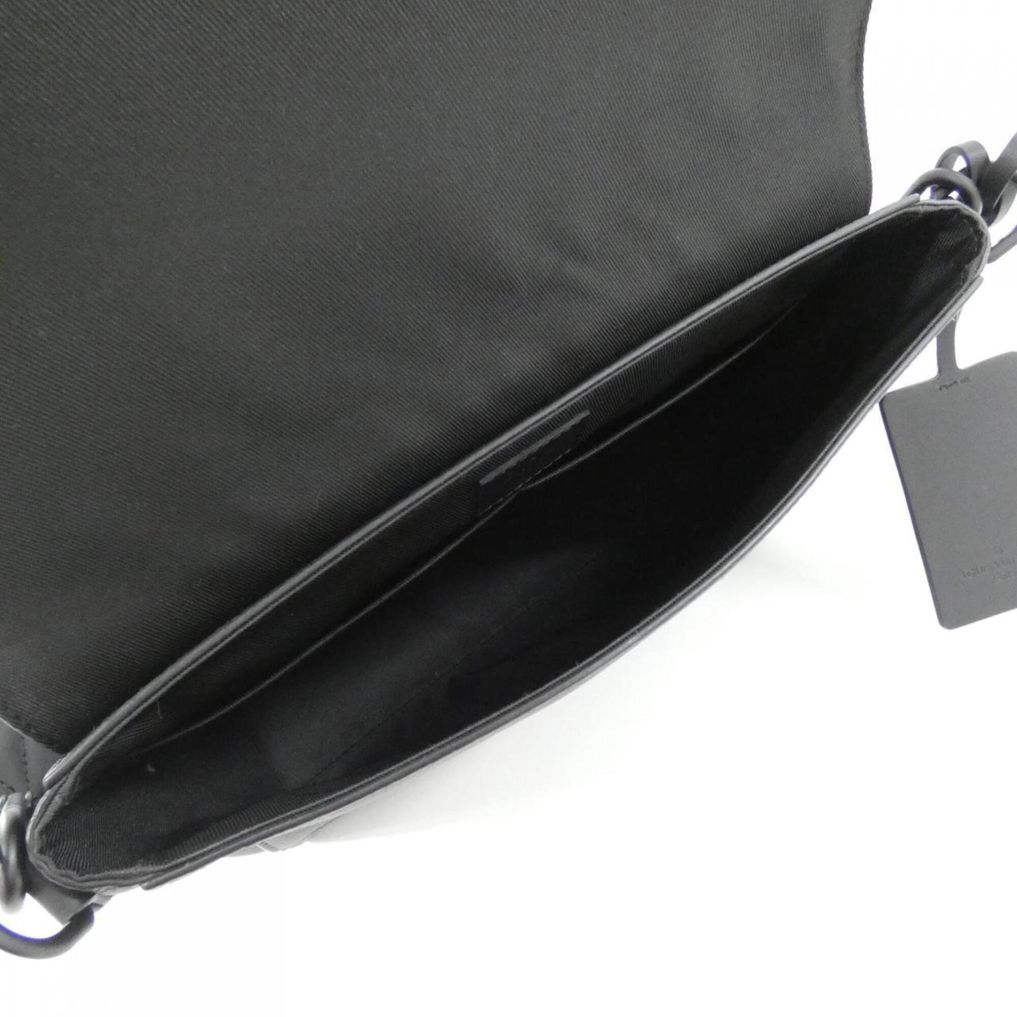 Louis Vuitton Black Leather Shoulder Bag (Pre-Owned)