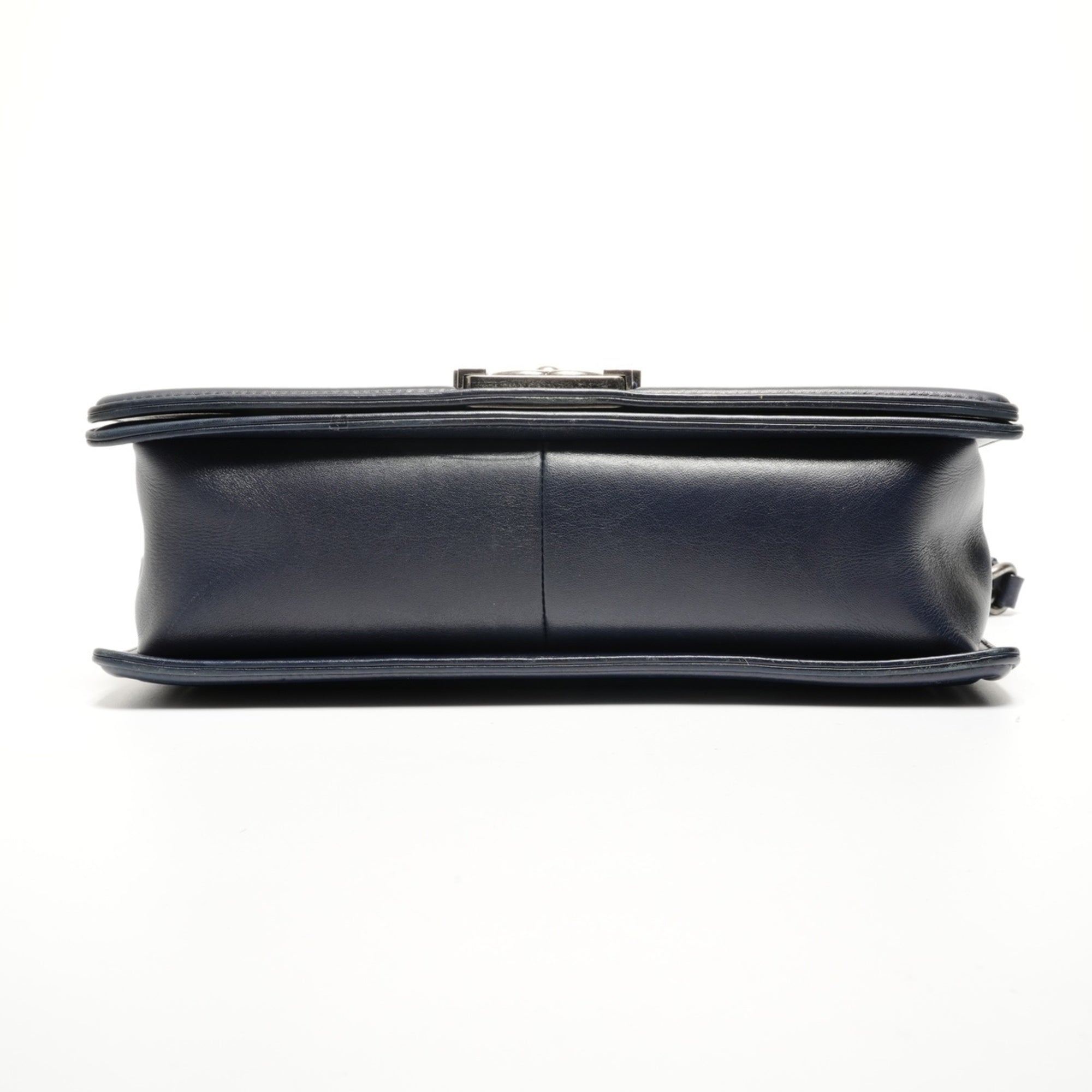 Chanel Boy Chanel Navy Leather Shoulder Bag (Pre-Owned)