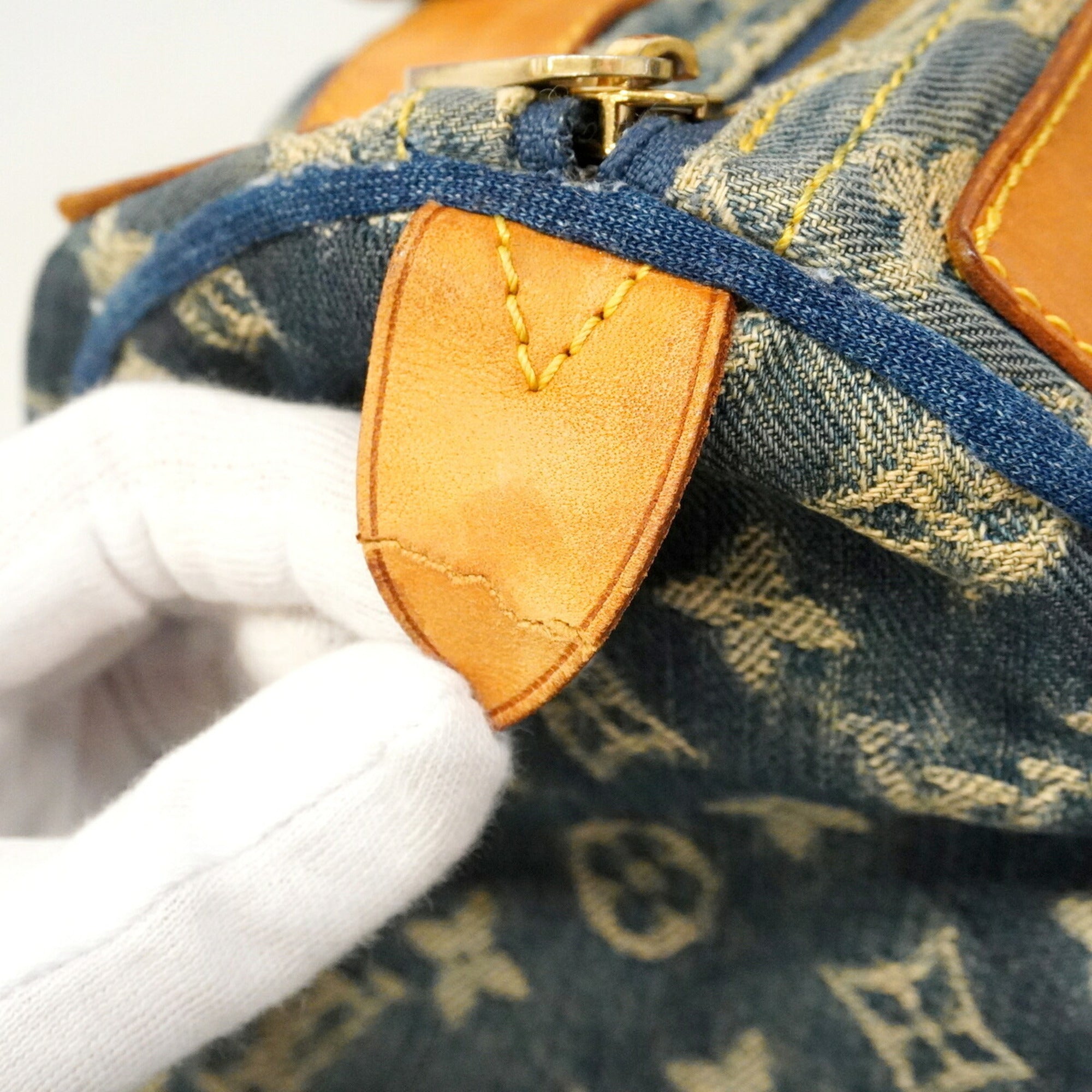 Louis Vuitton Blue Handbag (Pre-Owned)