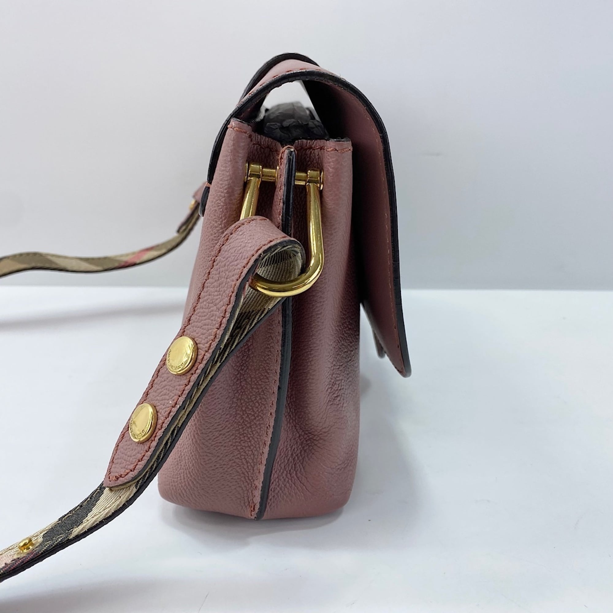 Burberry Pink Leather Shoulder Bag (Pre-Owned)