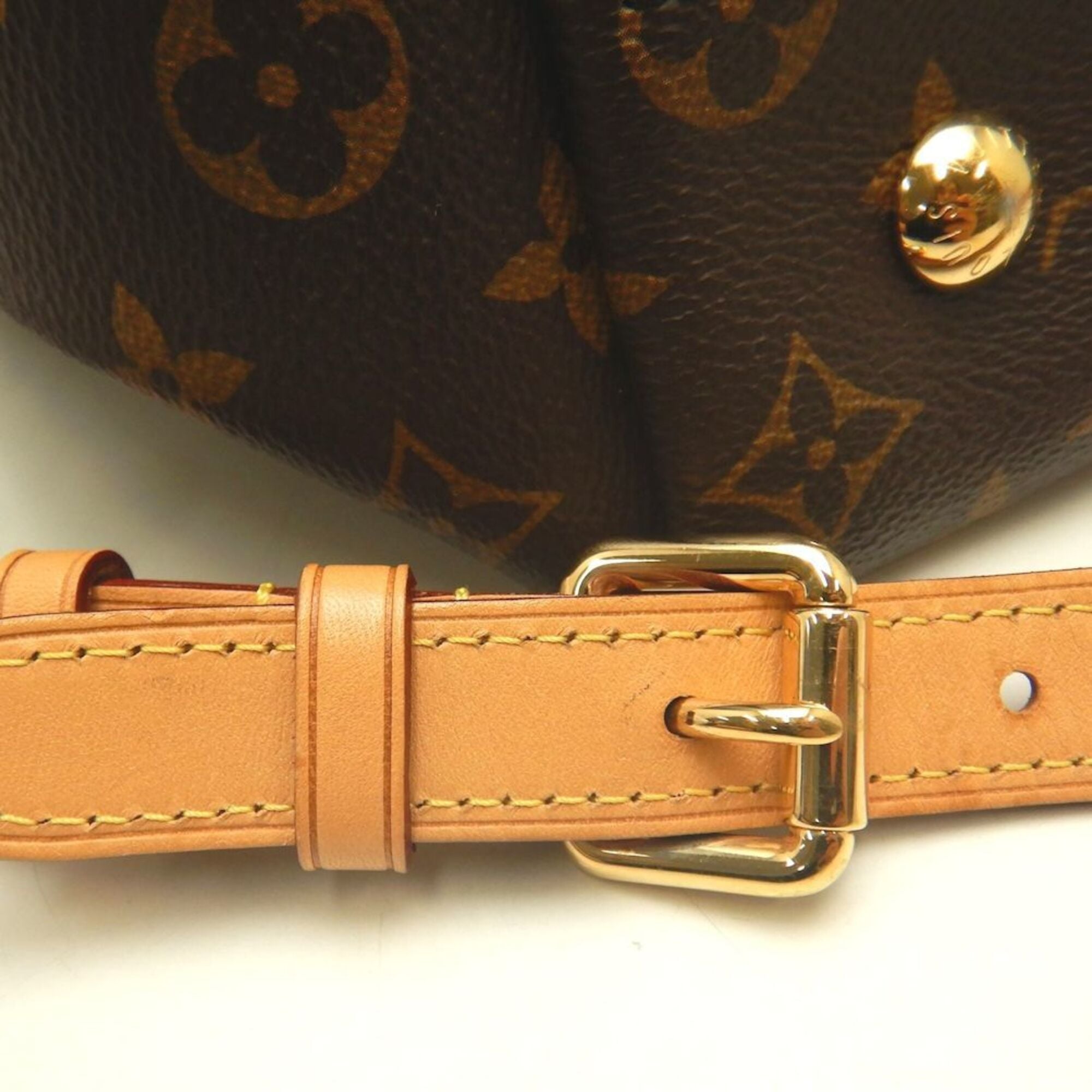 Louis Vuitton Brown Monogram Monogram Shoulder Bag (Pre-Owned)