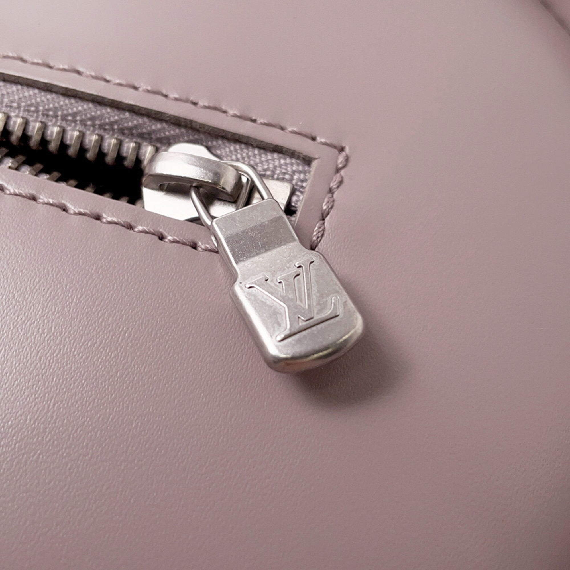 Louis Vuitton Galle Lilac Epi Leather Handbag Pouch (Pre-Owned)