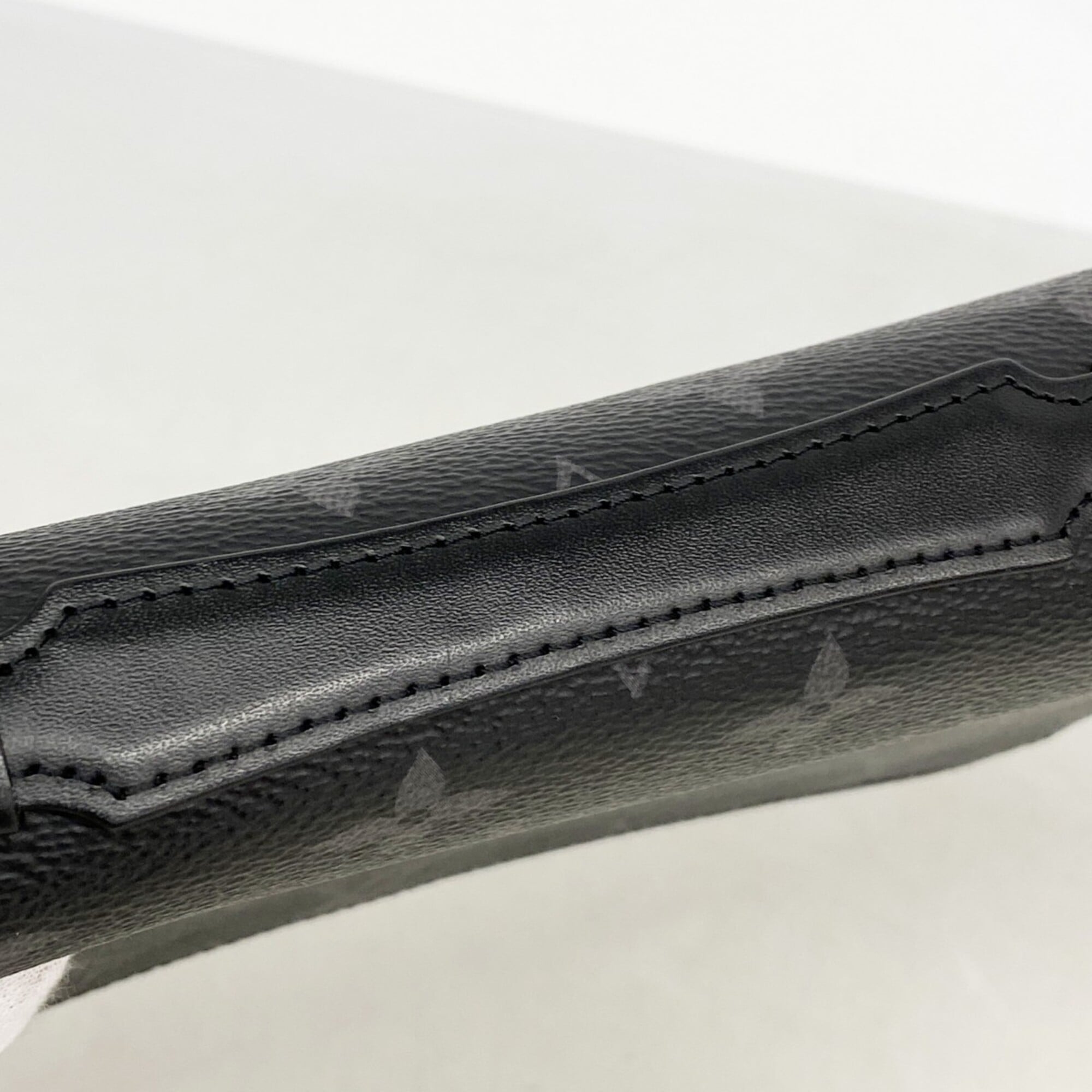 Louis Vuitton Black Long Wallet (Bi-Fold) (Pre-Owned)