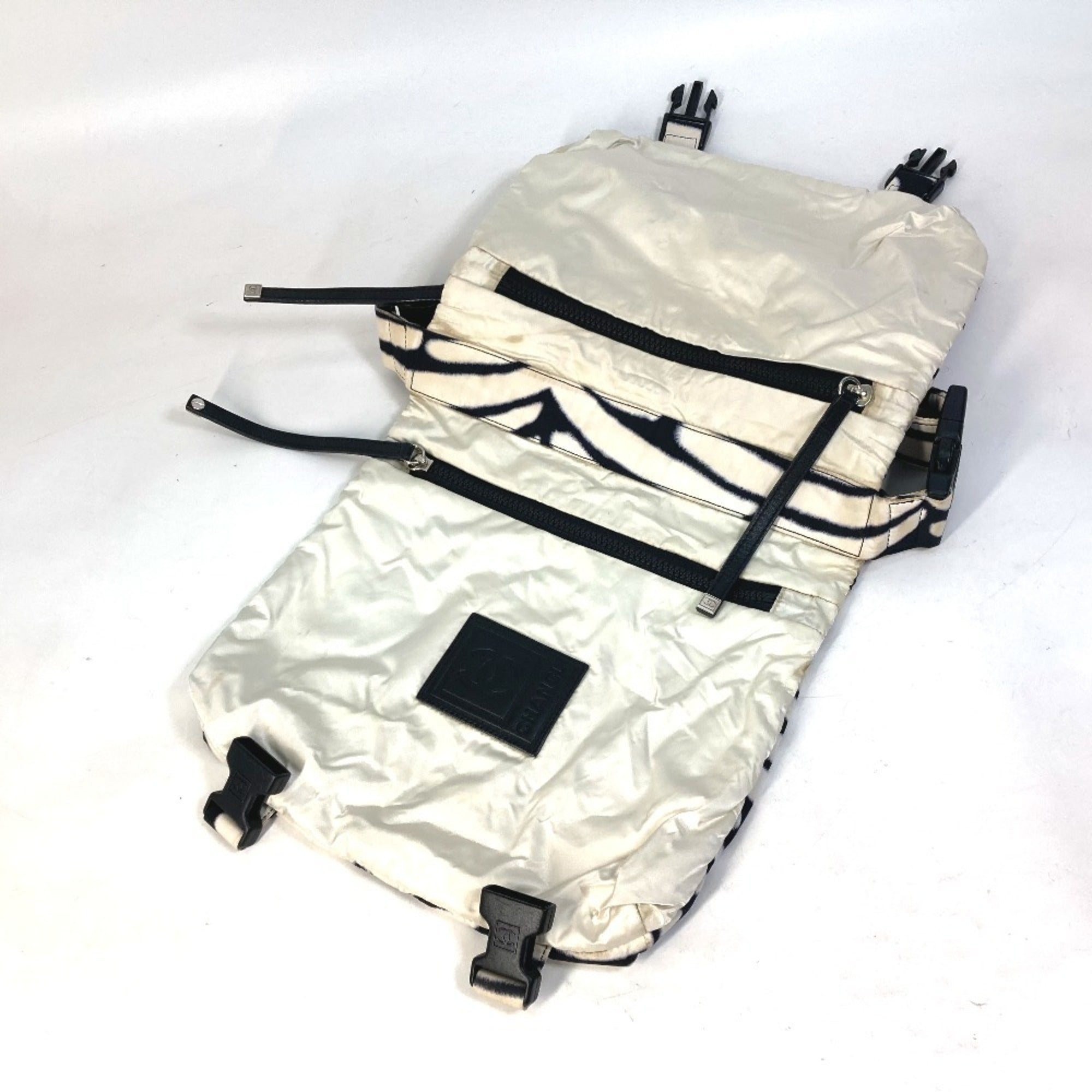 Chanel Sport Black White Nylon Messenger Bag Shoulder Bag (Pre-Owned)