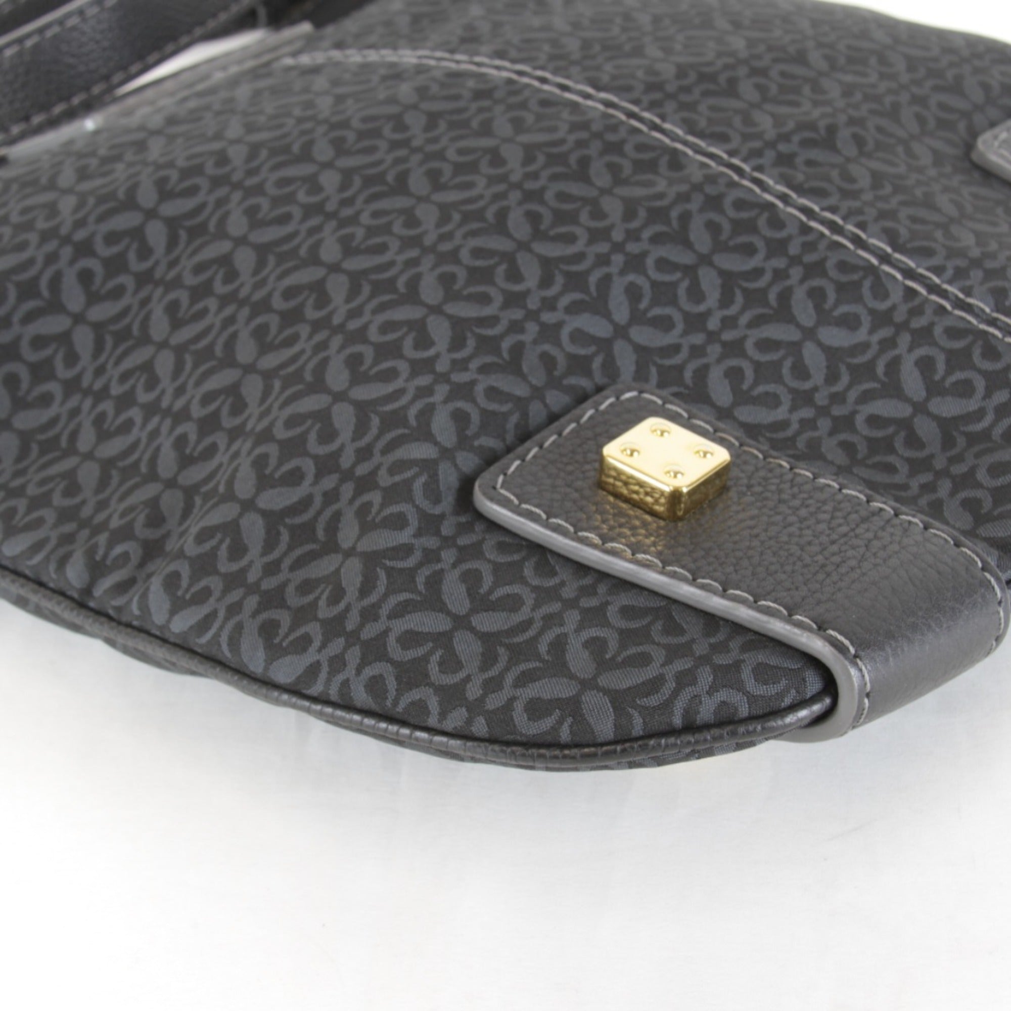 Loewe Black Canvas Shoulder Bag (Pre-Owned)