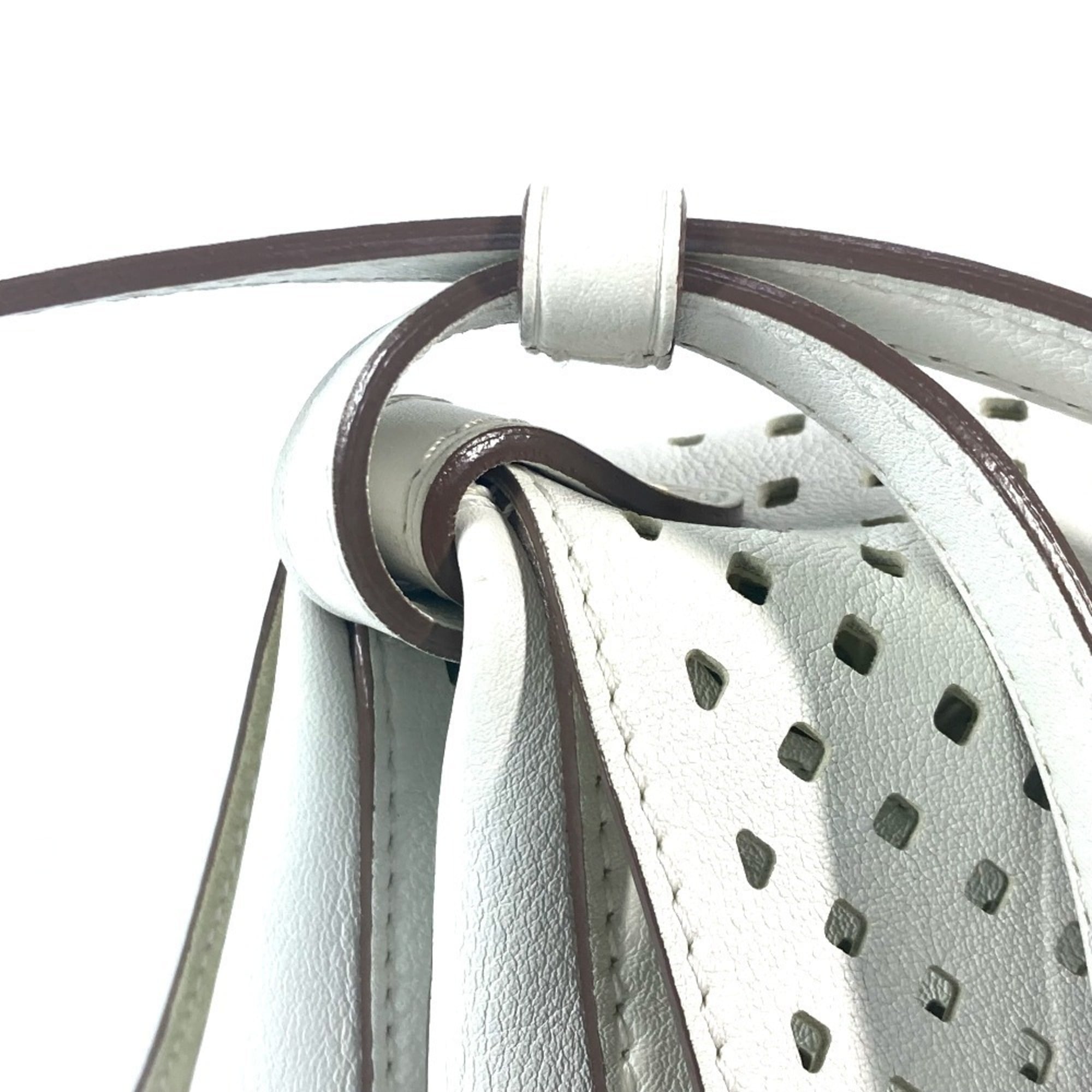 Louis Vuitton White Leather Messenger Bag Shoulder Bag (Pre-Owned)