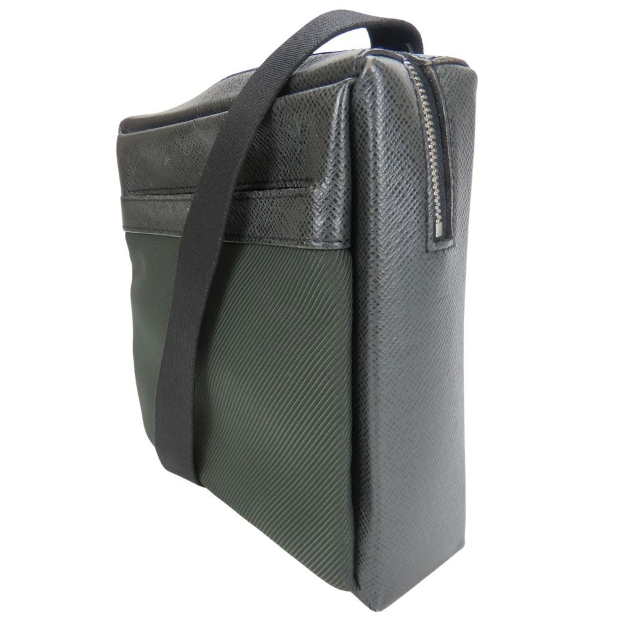 Louis Vuitton Ardoise Moss Green Taiga Leather Shoulder Bag (Pre-Owned)