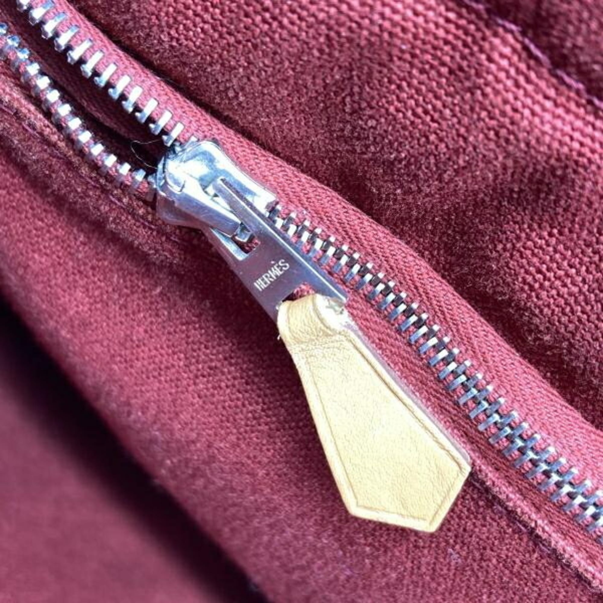 Hermes Fourre Tout Red Color Tote Bag (Pre-Owned)
