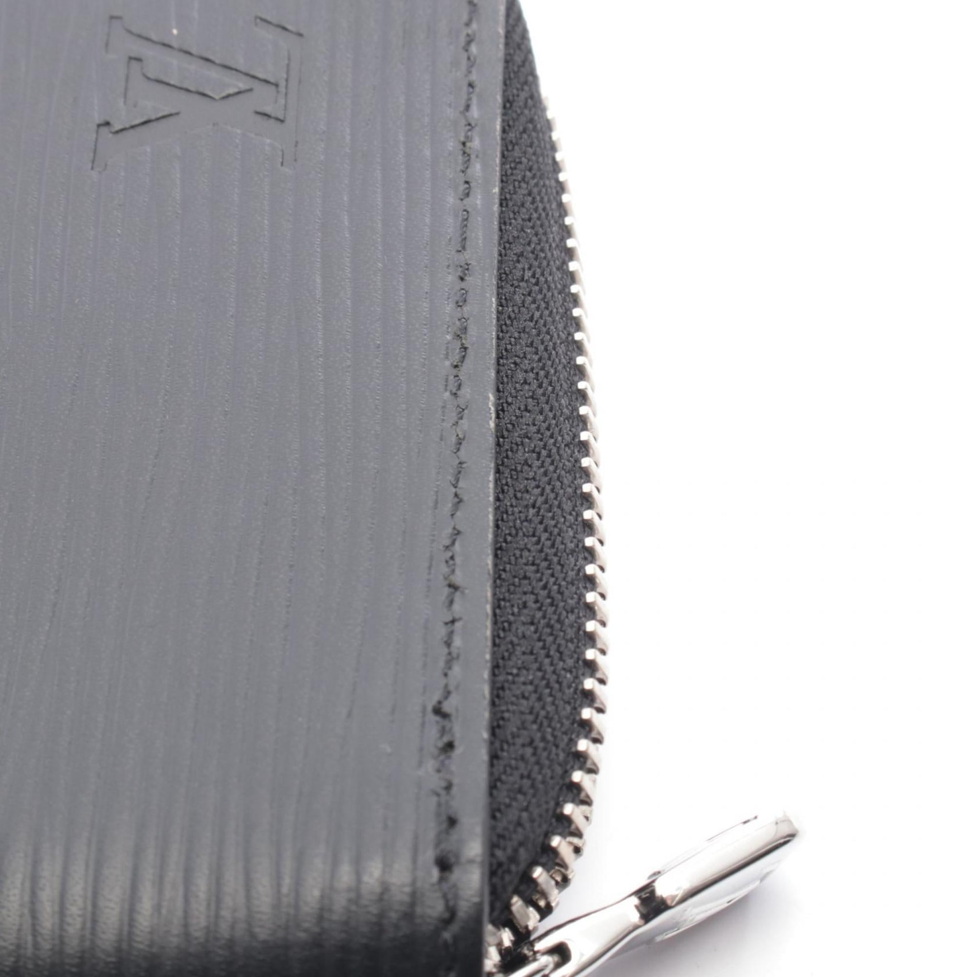 Louis Vuitton Black Noir Epi Leather Long Wallet (Bi-Fold) (Pre-Owned)