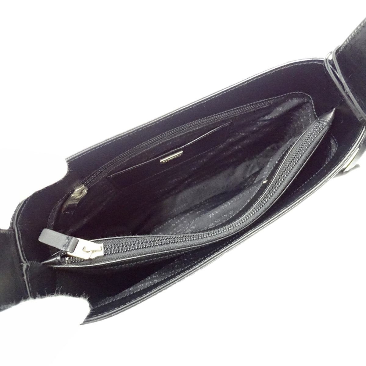 Burberry Black Leather Shoulder Bag (Pre-Owned)