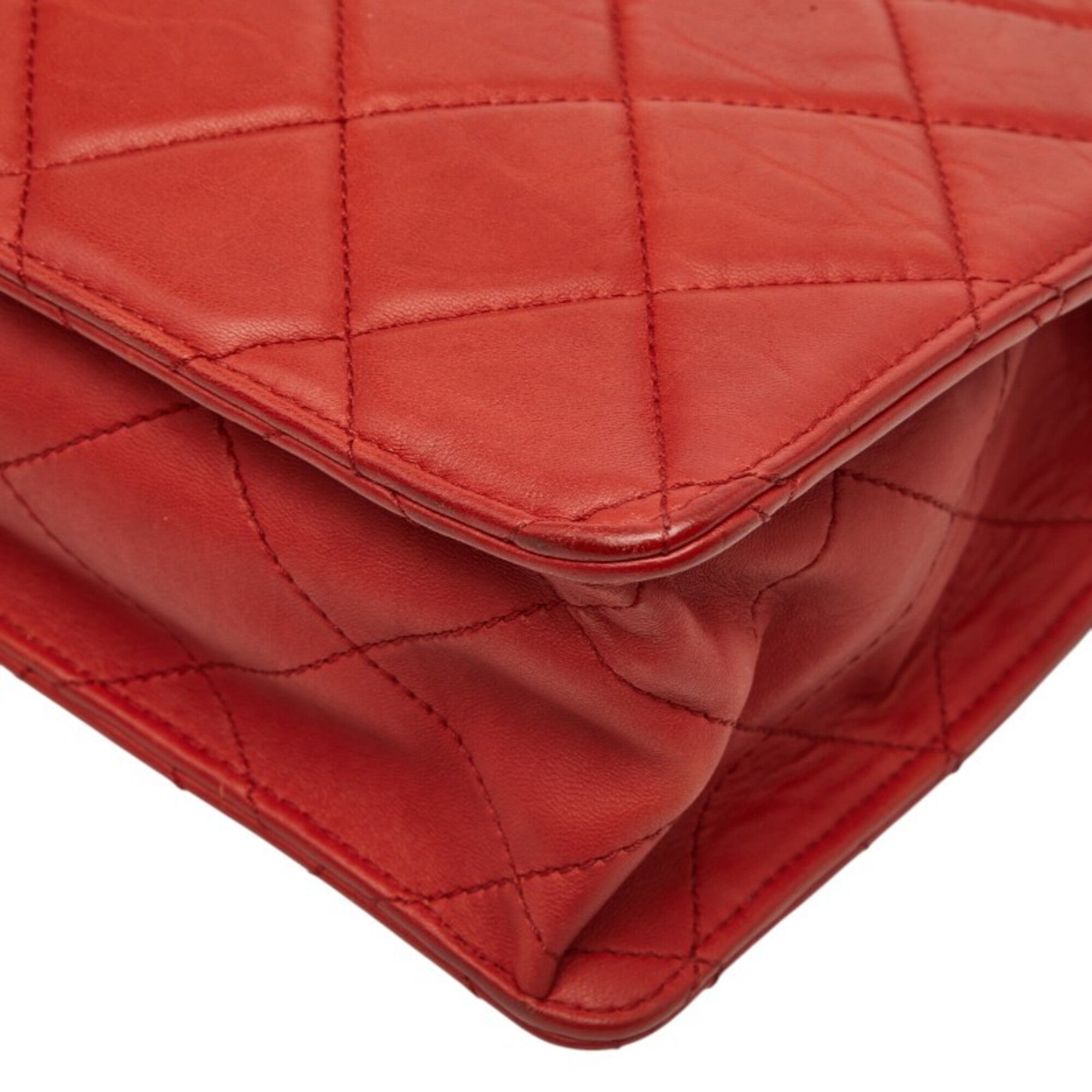 Chanel Red Color Leather Handbag Shoulder Bag (Pre-Owned)