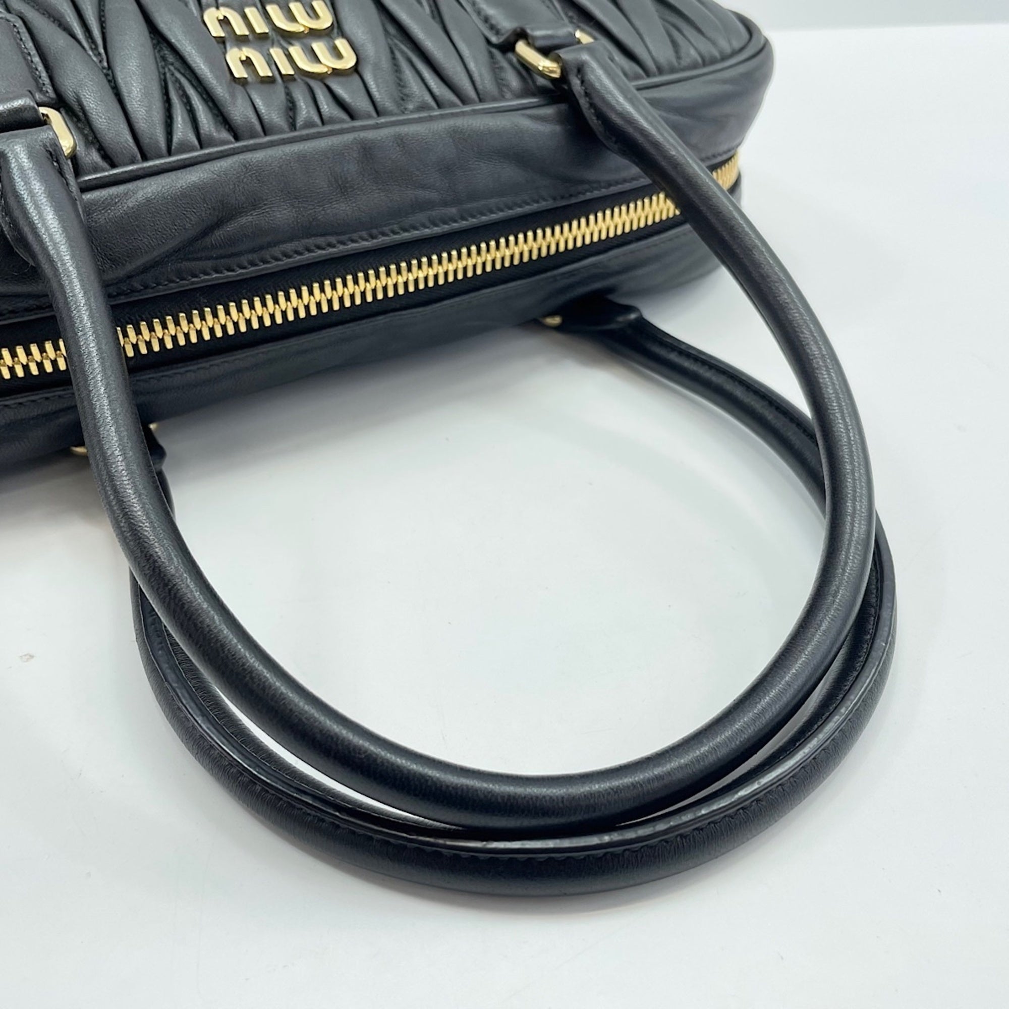 Miu Miu Matelasse Black Handbag (Pre-Owned)
