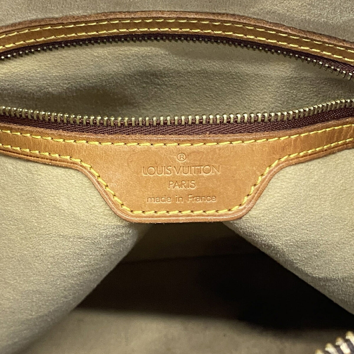 Louis Vuitton Brown Shoulder Bag (Pre-Owned)