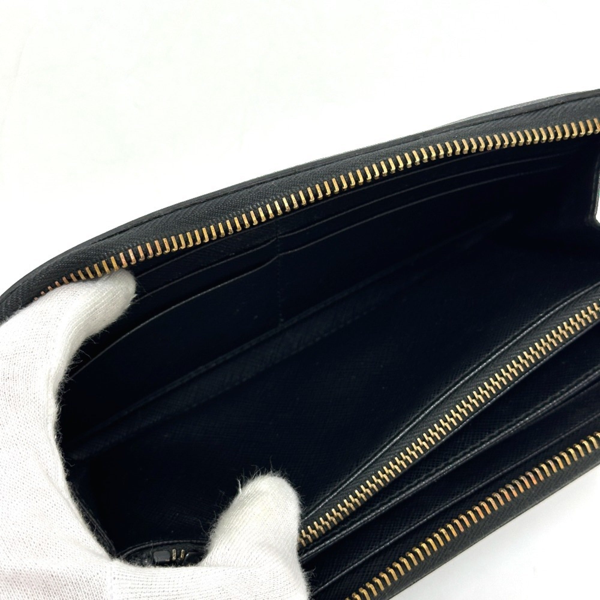 Prada Black Saffiano Long Wallet (Bi-Fold) (Pre-Owned)