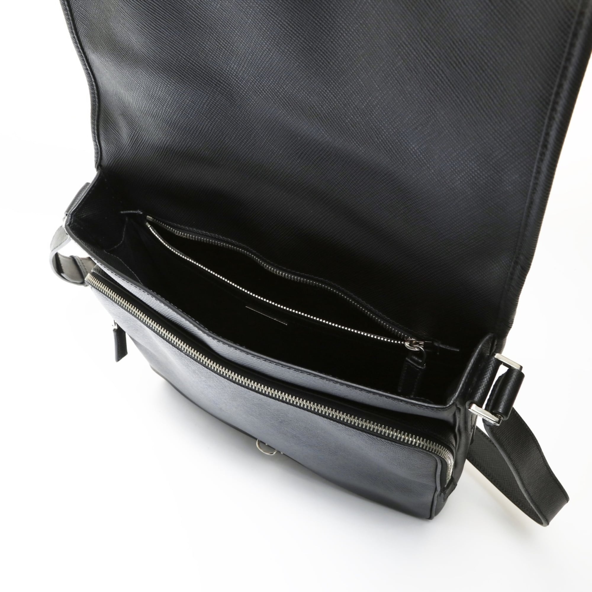 Prada Saffiano Black Leather Shoulder Bag (Pre-Owned)