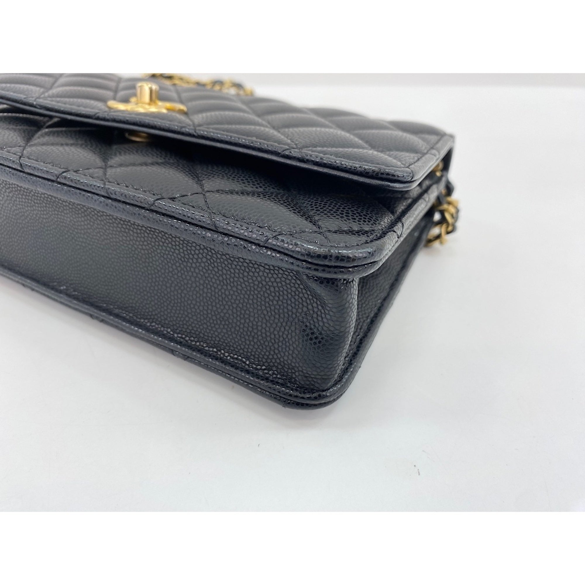 Chanel Black Shoulder Bag (Pre-Owned)