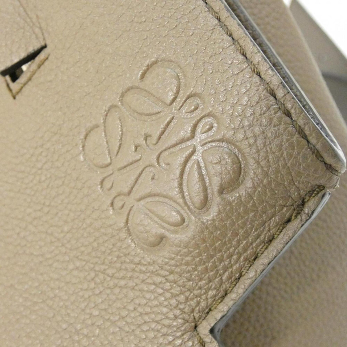 Loewe Brown Leather Shoulder Bag (Pre-Owned)