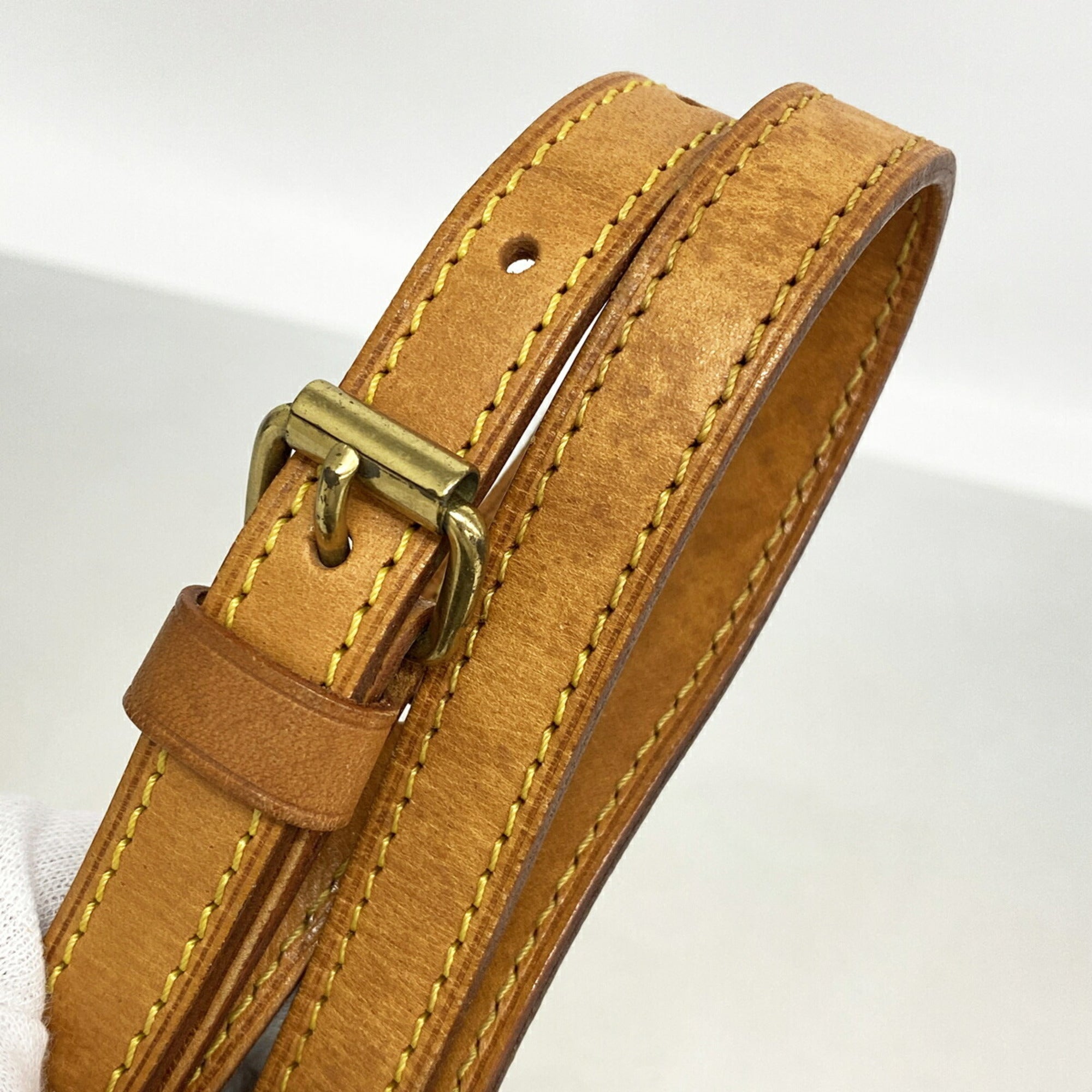 Louis Vuitton Brown Shoulder Bag (Pre-Owned)