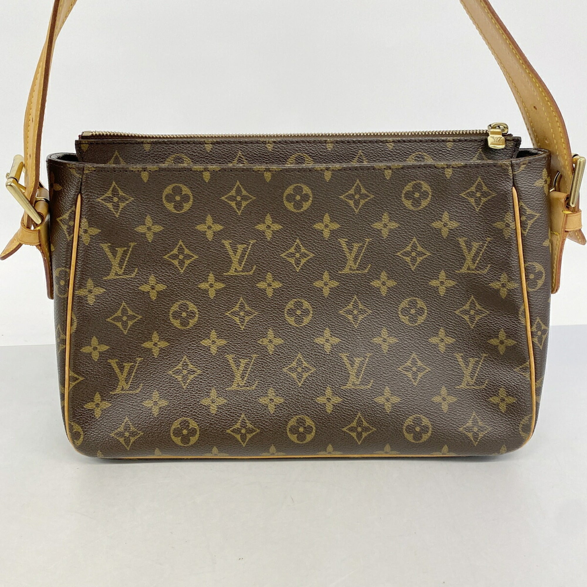 Louis Vuitton Brown Shoulder Bag (Pre-Owned)