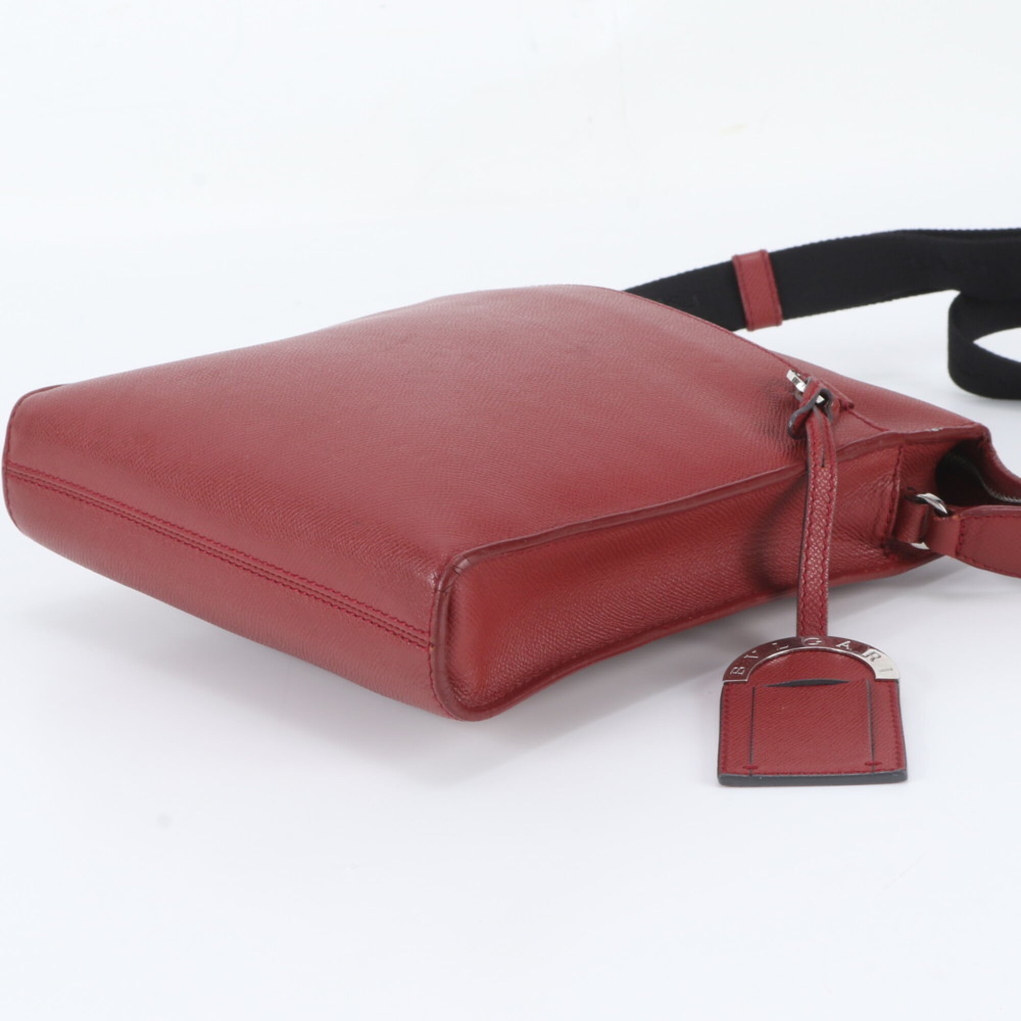 Bvlgari Red Color Leather Messenger Bag Shoulder Bag (Pre-Owned)