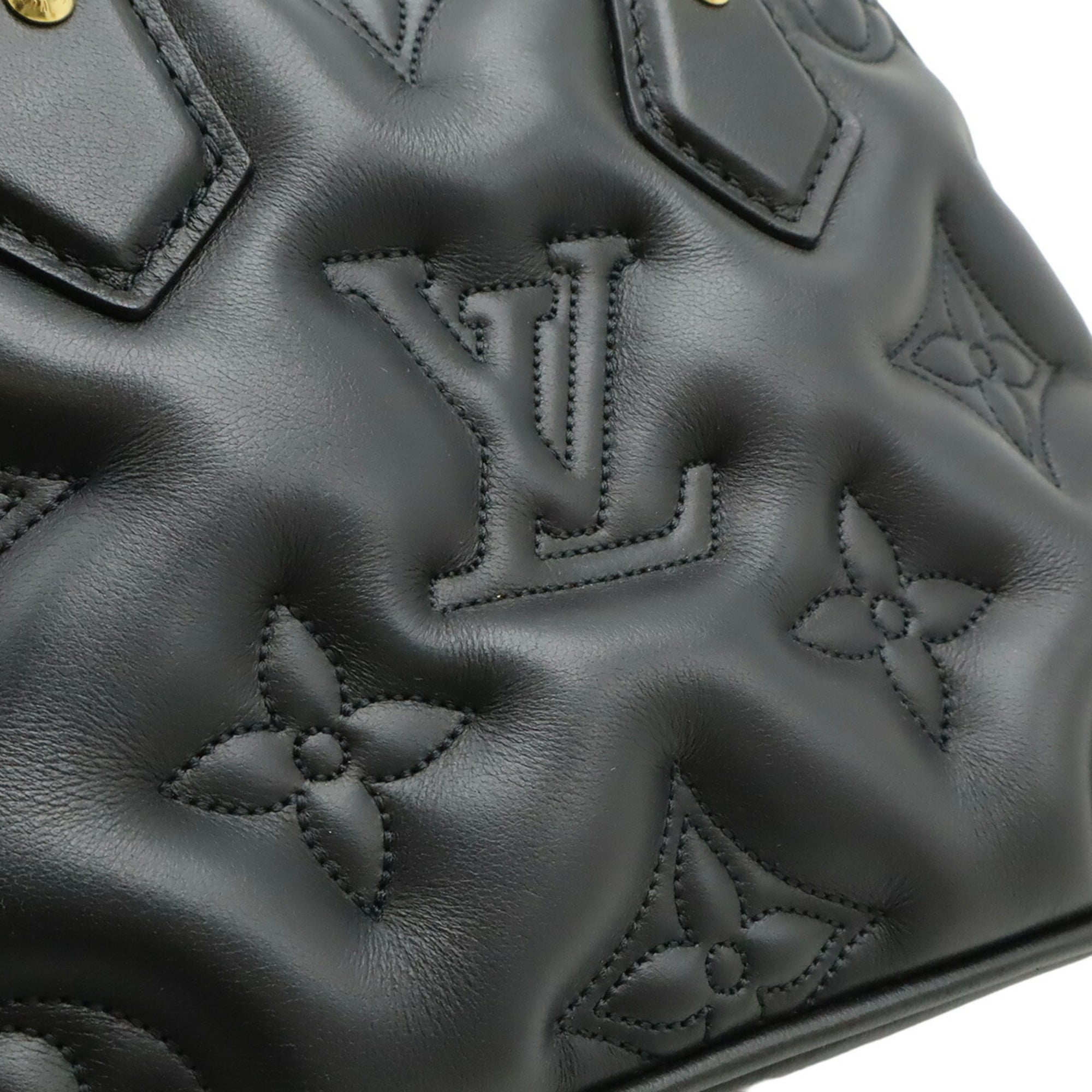 Louis Vuitton Black Noir White Quilting Handbag Shoulder Bag (Pre-Owned)