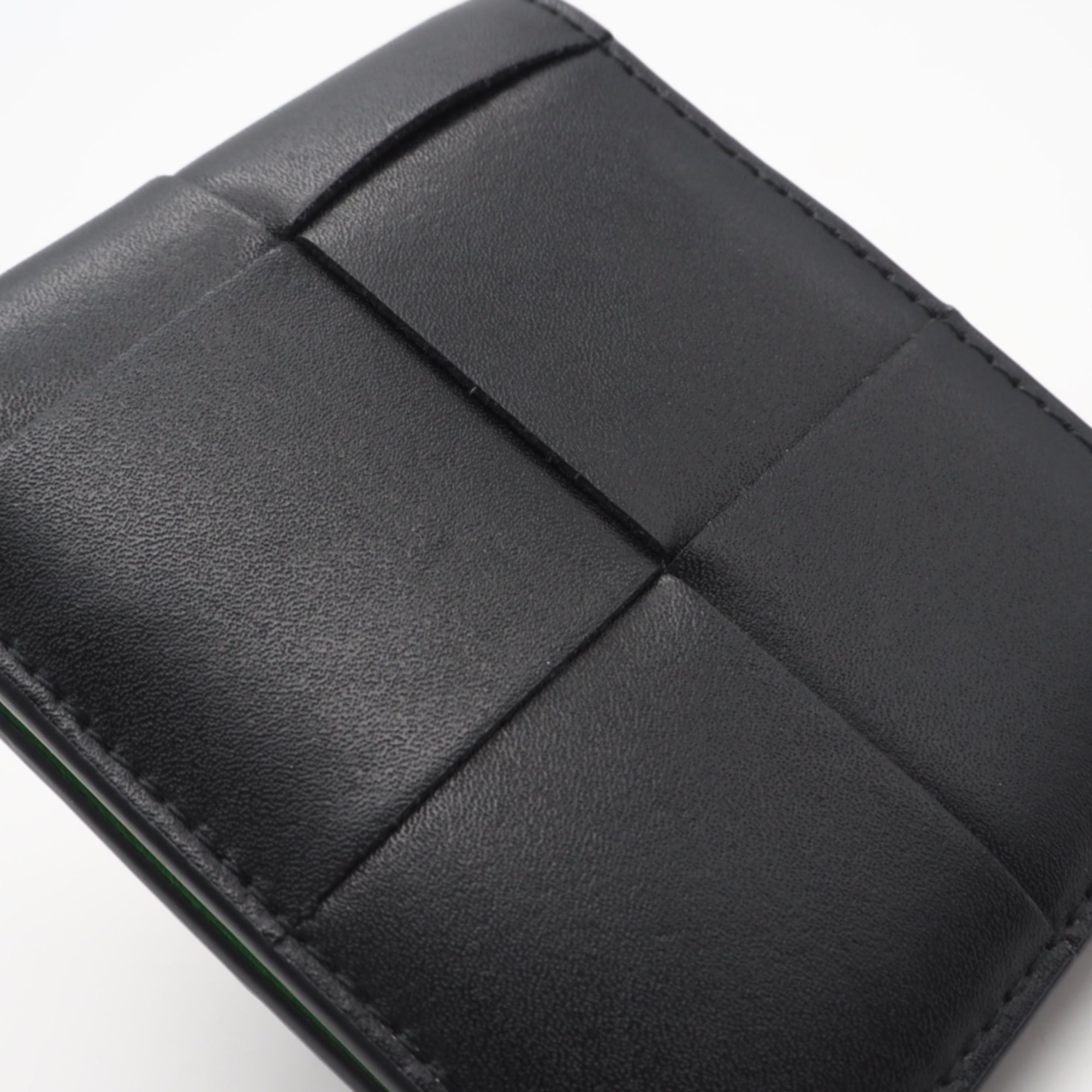 Bottega Veneta Black Green Leather Wallet (Bi-Fold) (Pre-Owned)
