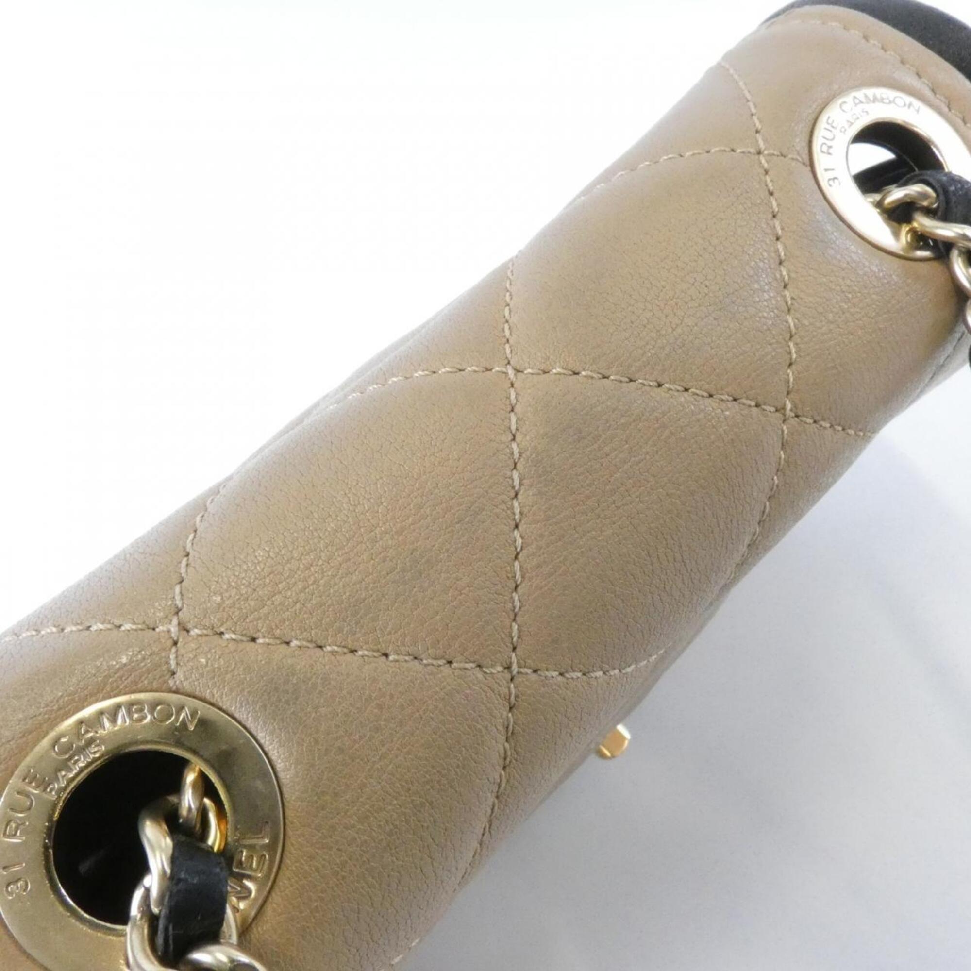Chanel Beige Black Leather Shoulder Bag (Pre-Owned)