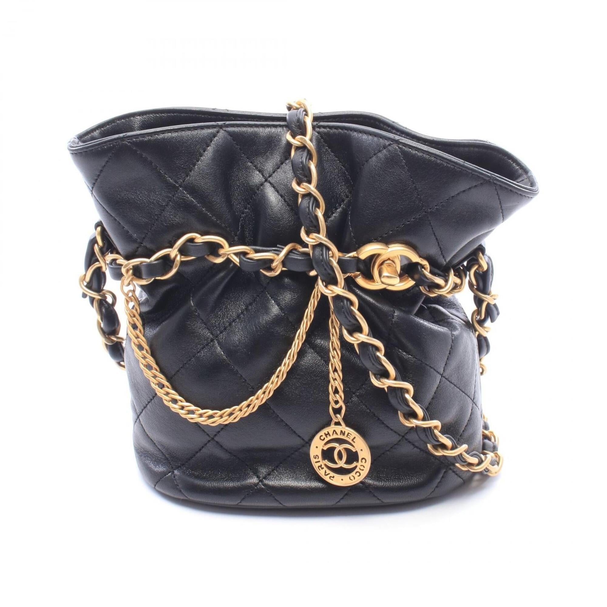 Chanel Black Leather Shoulder Bag (Pre-Owned)