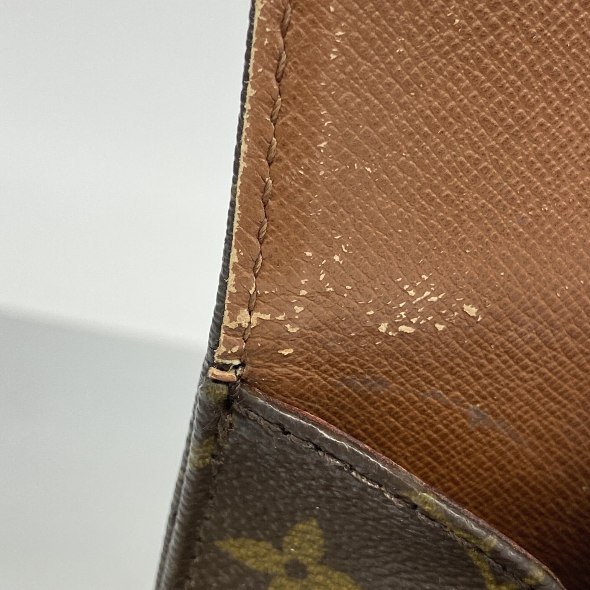 Louis Vuitton Brown Shoulder Bag (Pre-Owned)