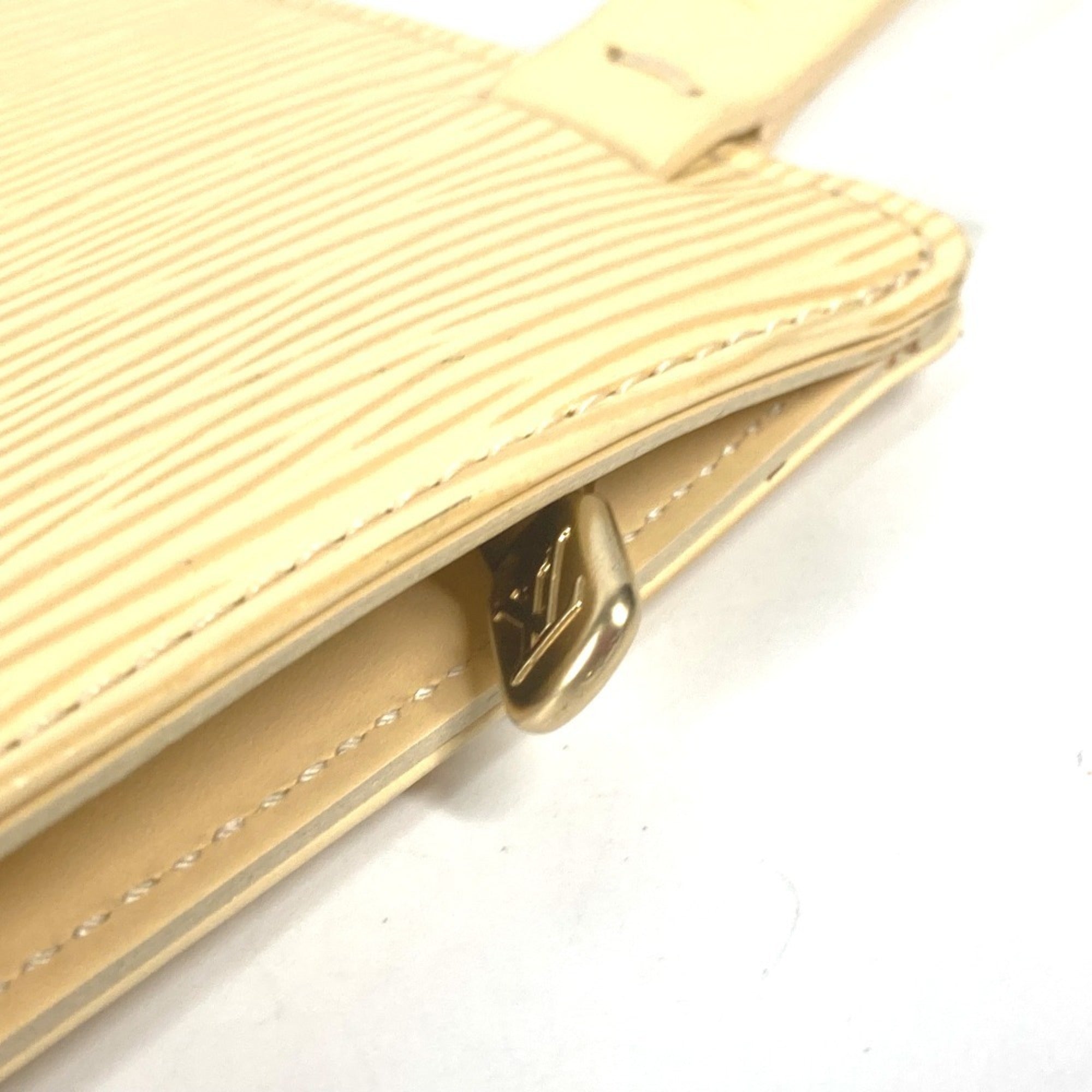 Louis Vuitton Vanilla Yellow Epi Leather Pouch Sling Bag (Pre-Owned)