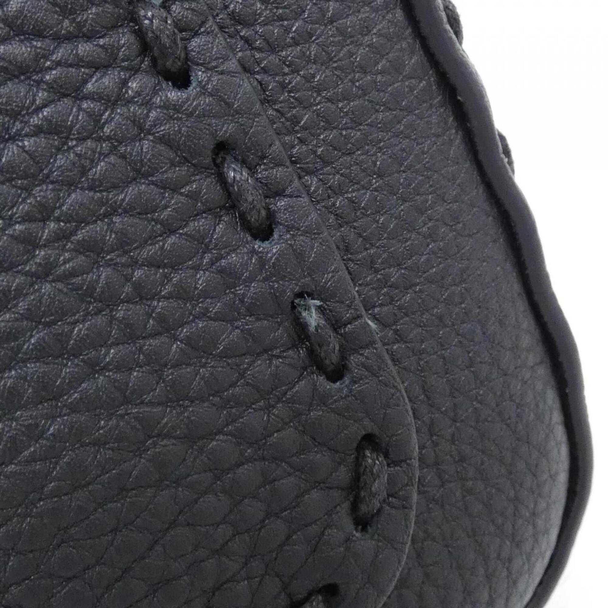 Fendi Black Leather Shoulder Bag (Pre-Owned)