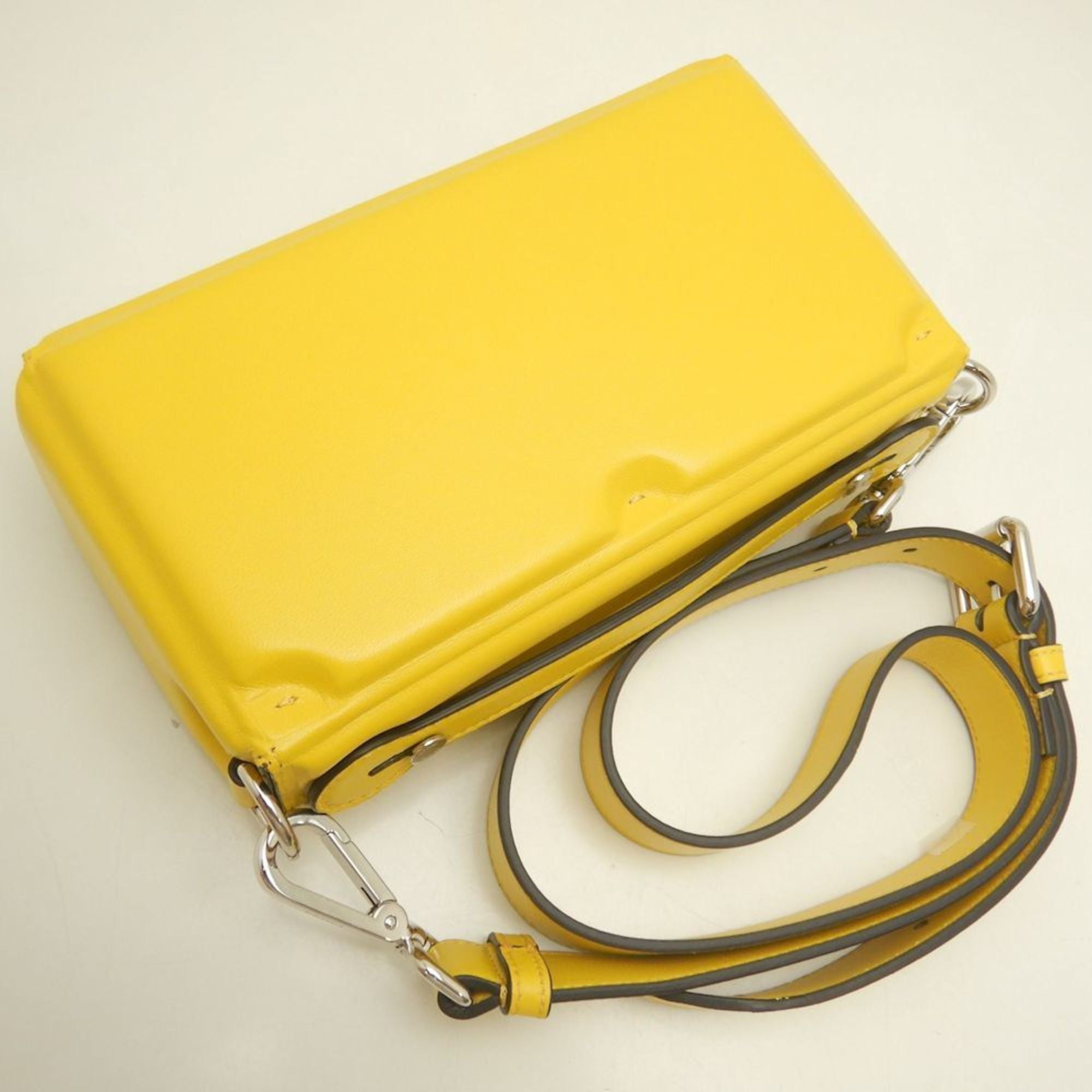 Fendi Yellow Leather Shoulder Bag (Pre-Owned)