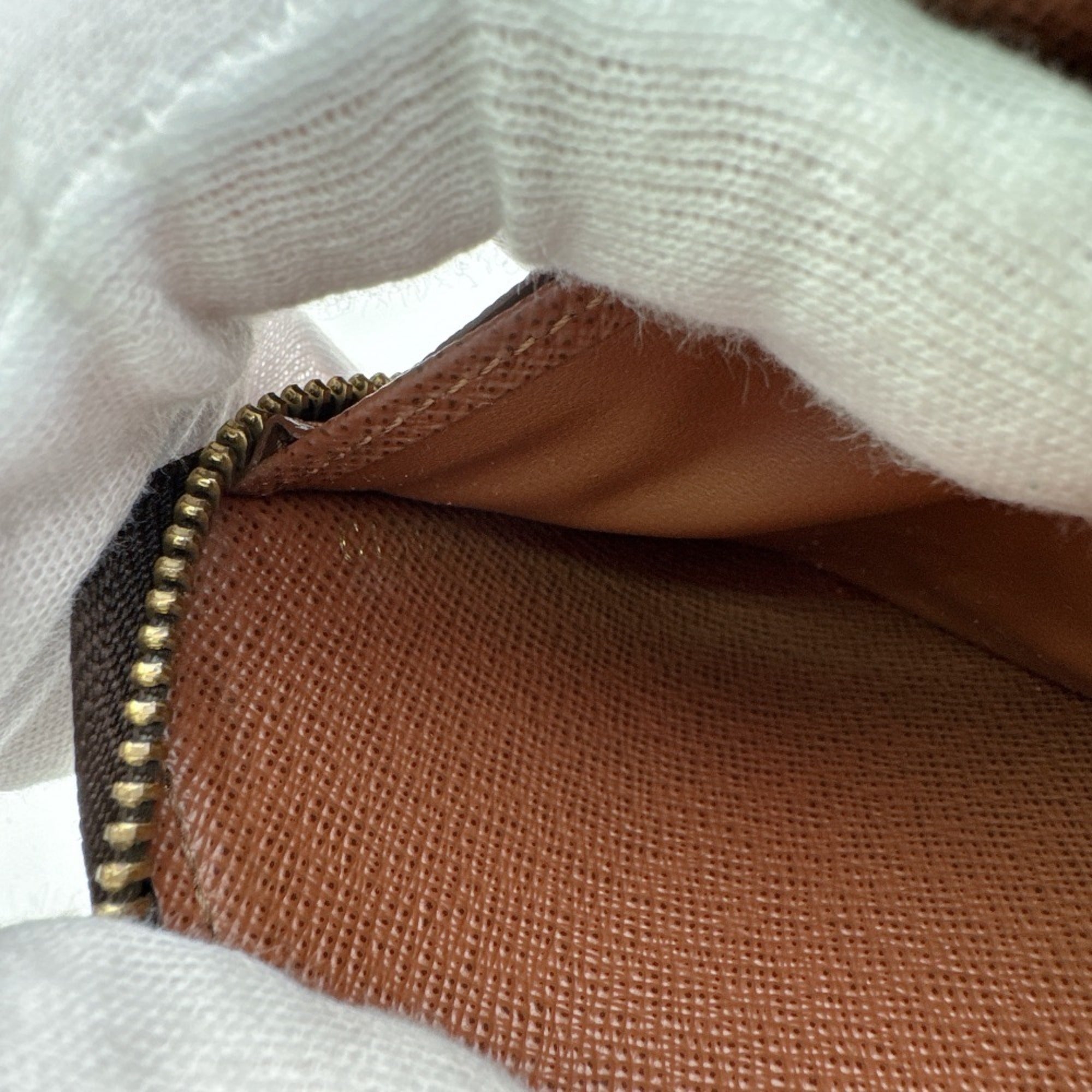 Louis Vuitton Brown Leather (Pre-Owned)