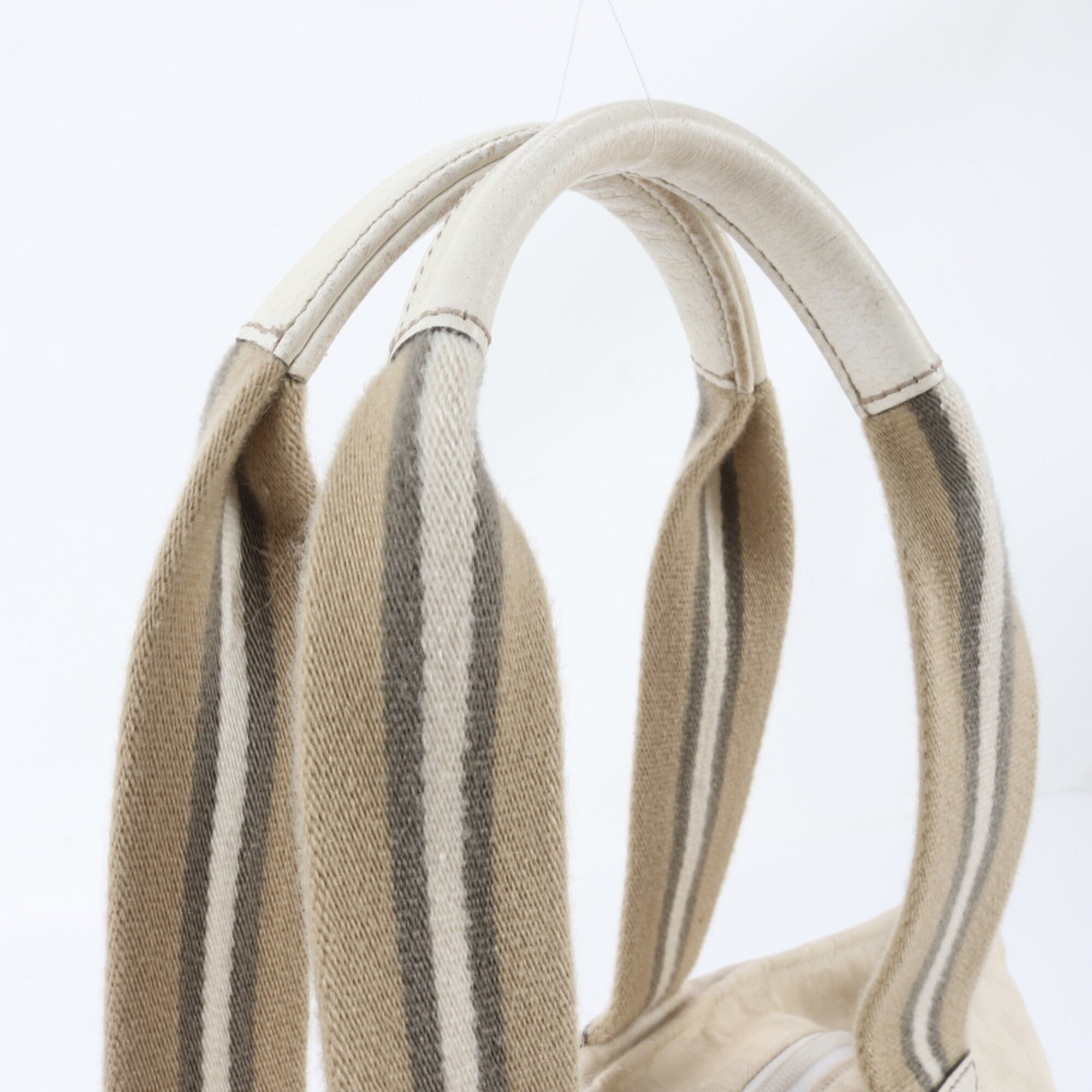 Gucci Beige White Gg Canvas Handbag Tote Bag (Pre-Owned)