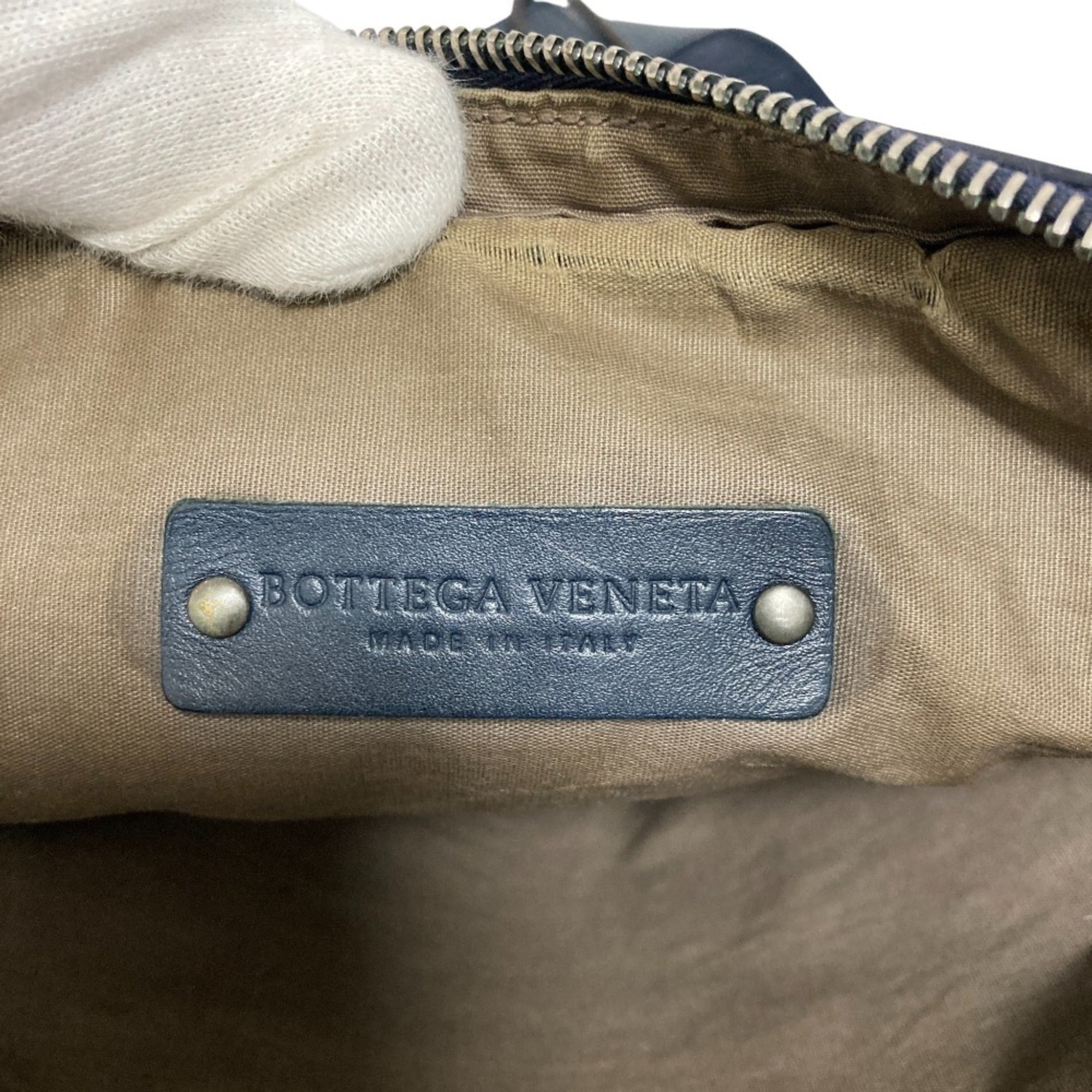 Bottega Veneta Navy Messenger Bag Shoulder Bag (Pre-Owned)