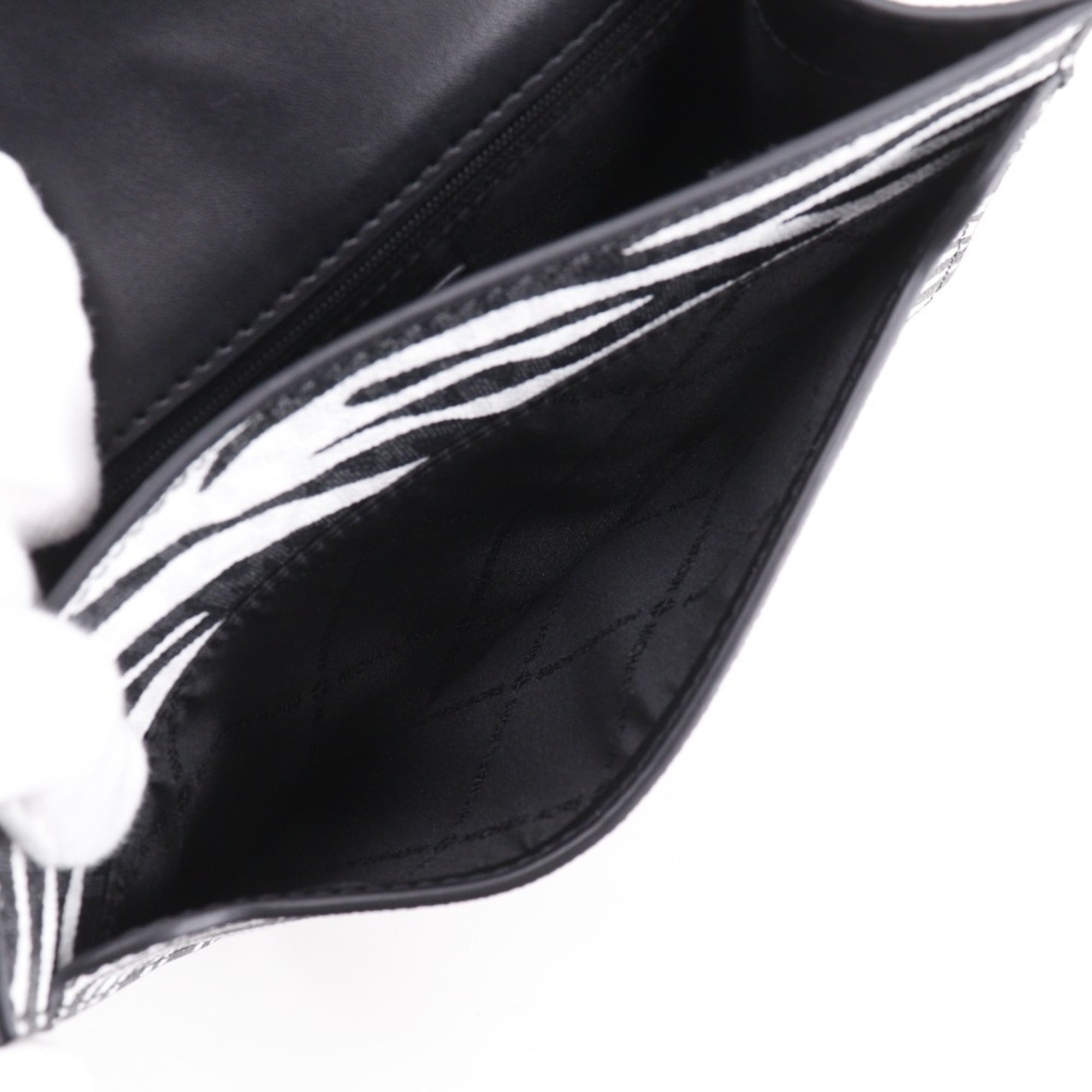 Michael Kors Black White Pvc Shoulder Bag (Pre-Owned)