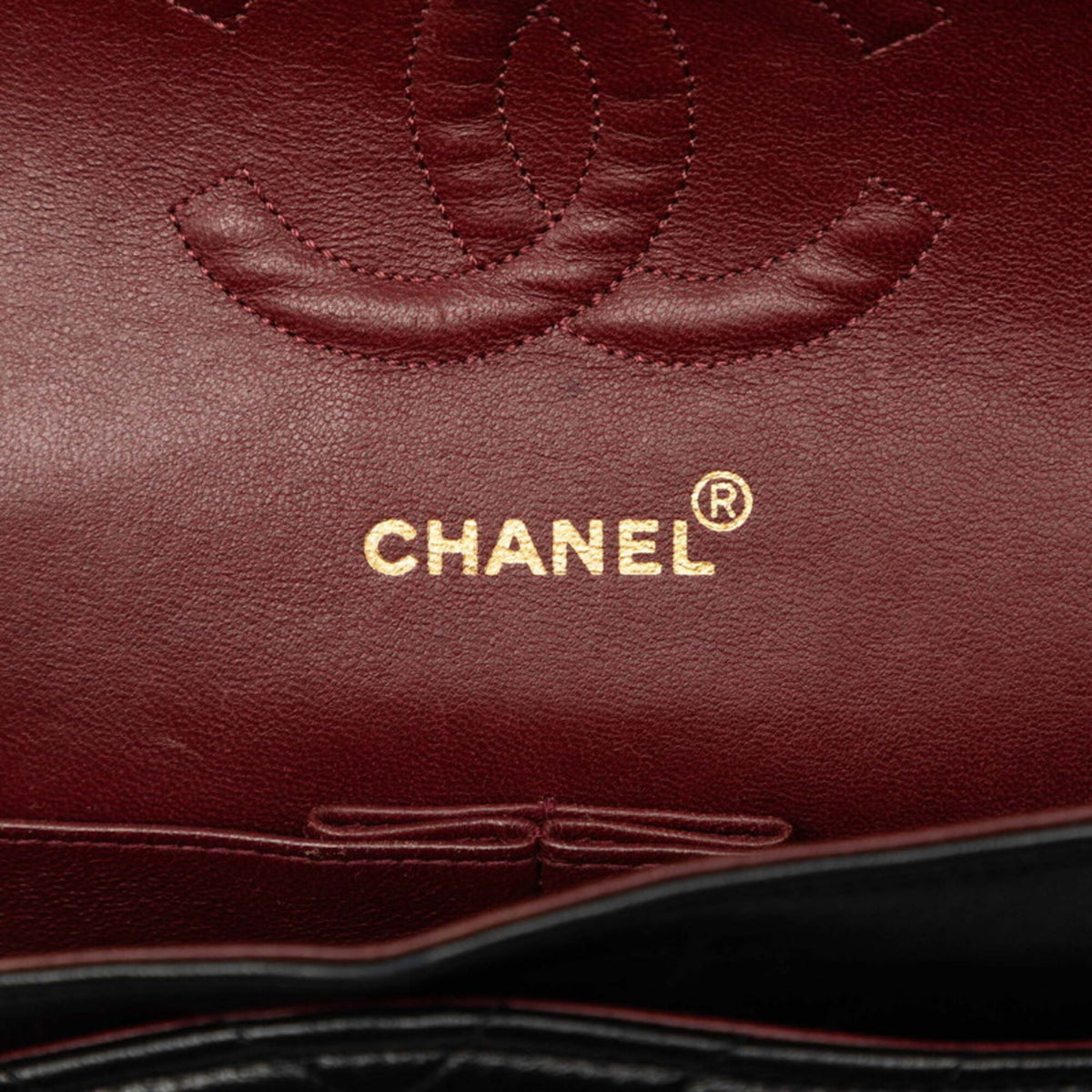 Chanel Black Leather Shoulder Bag (Pre-Owned)