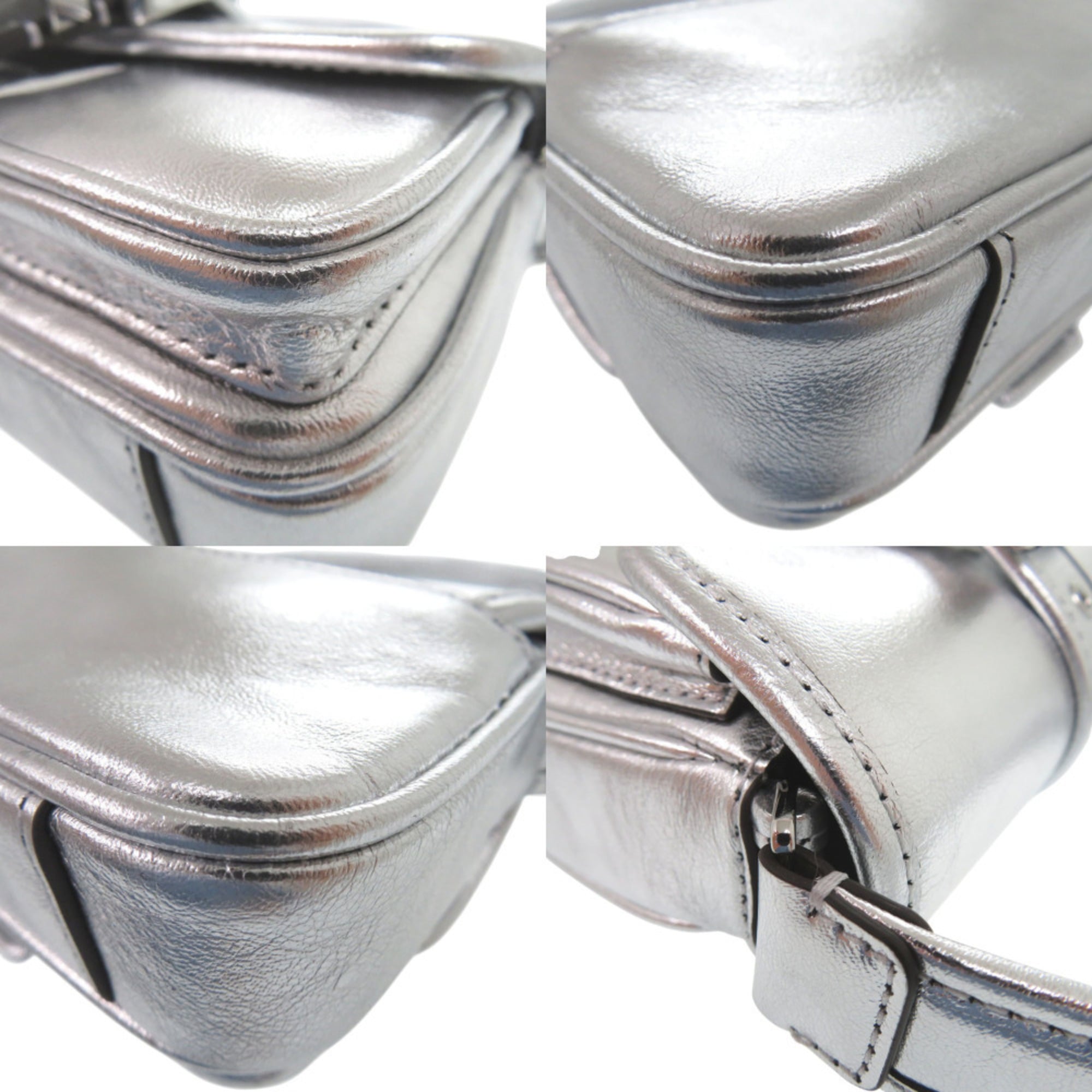 Michael Kors Metallic Silver Leather Shoulder Bag (Pre-Owned)