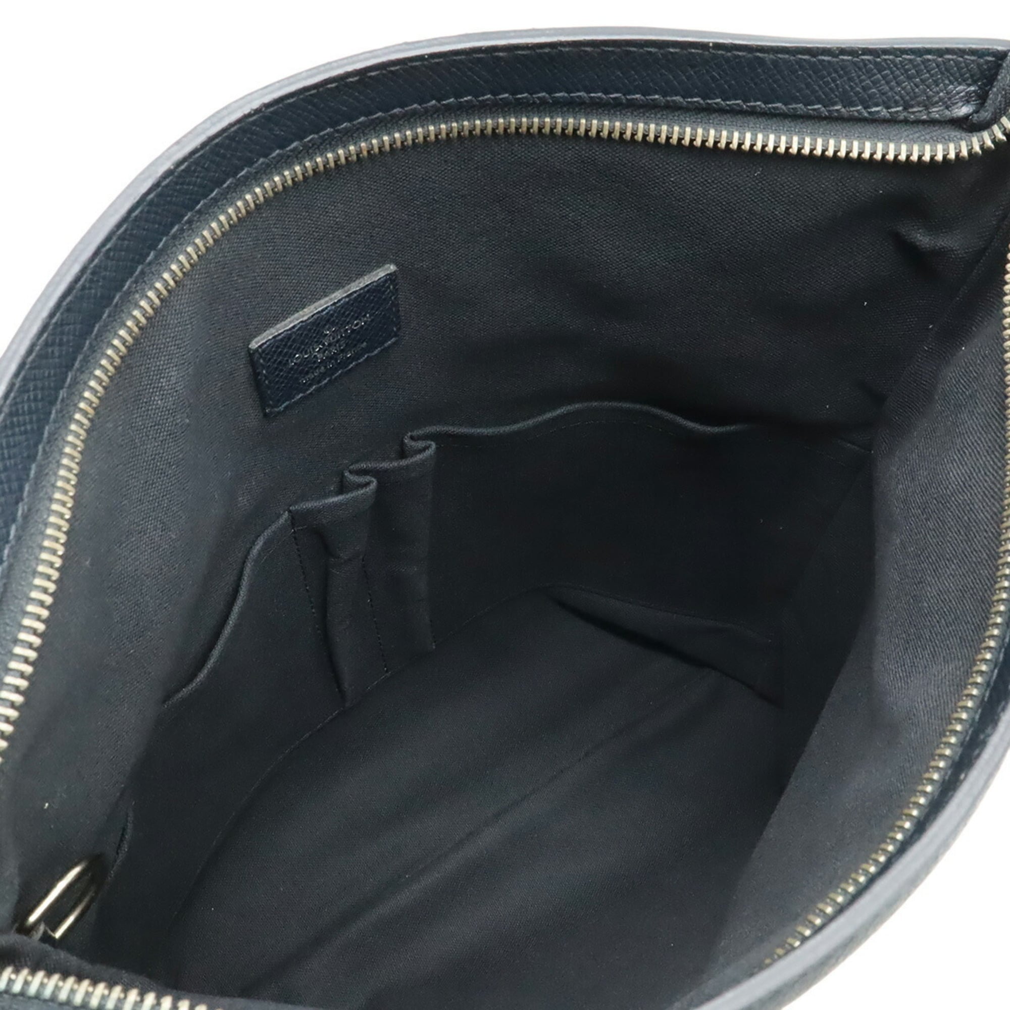 Louis Vuitton Boreal Taiga Leather Leather Shoulder Bag (Pre-Owned)