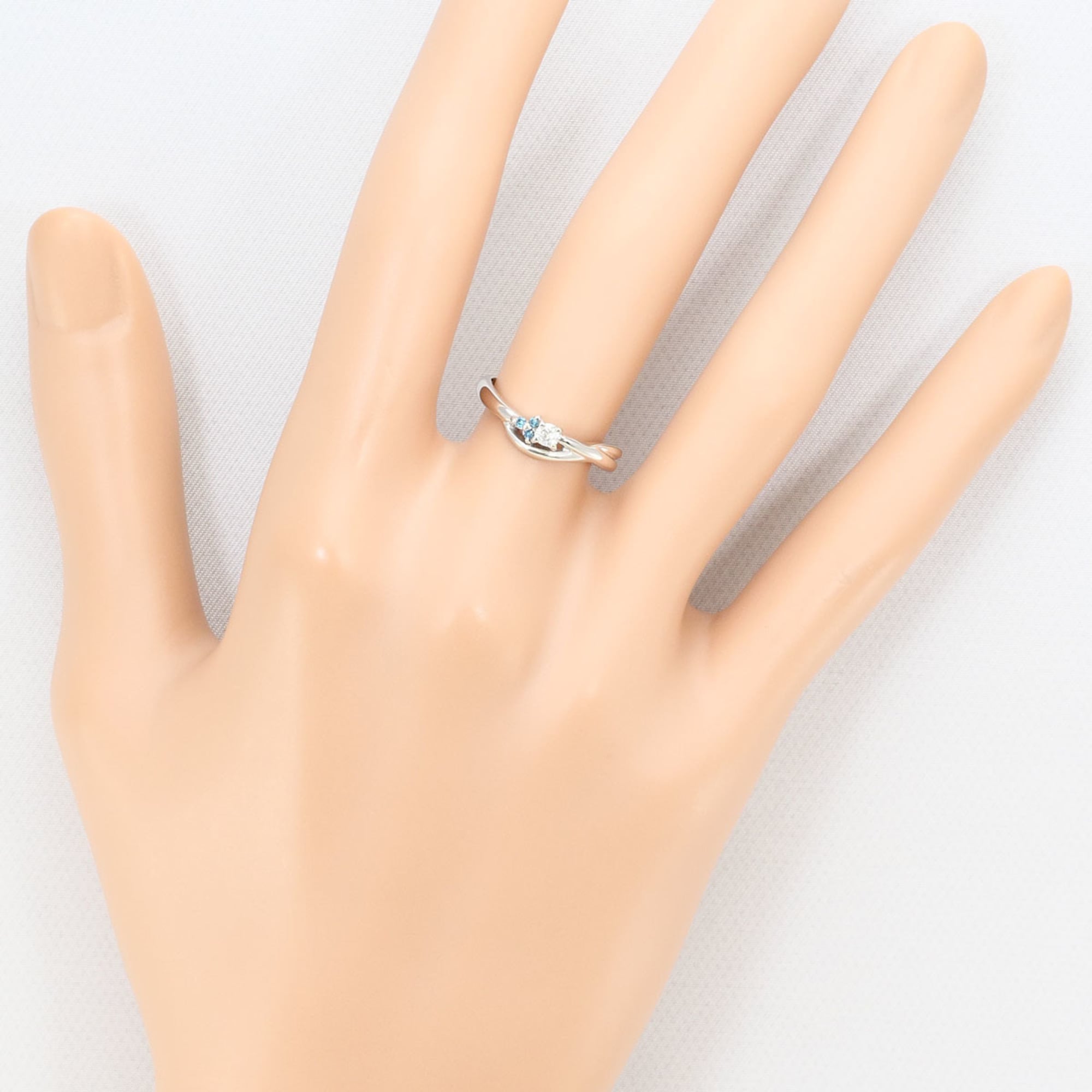 Unbranded White Gold White Gold (18K) Band Ring (Pre-Owned)