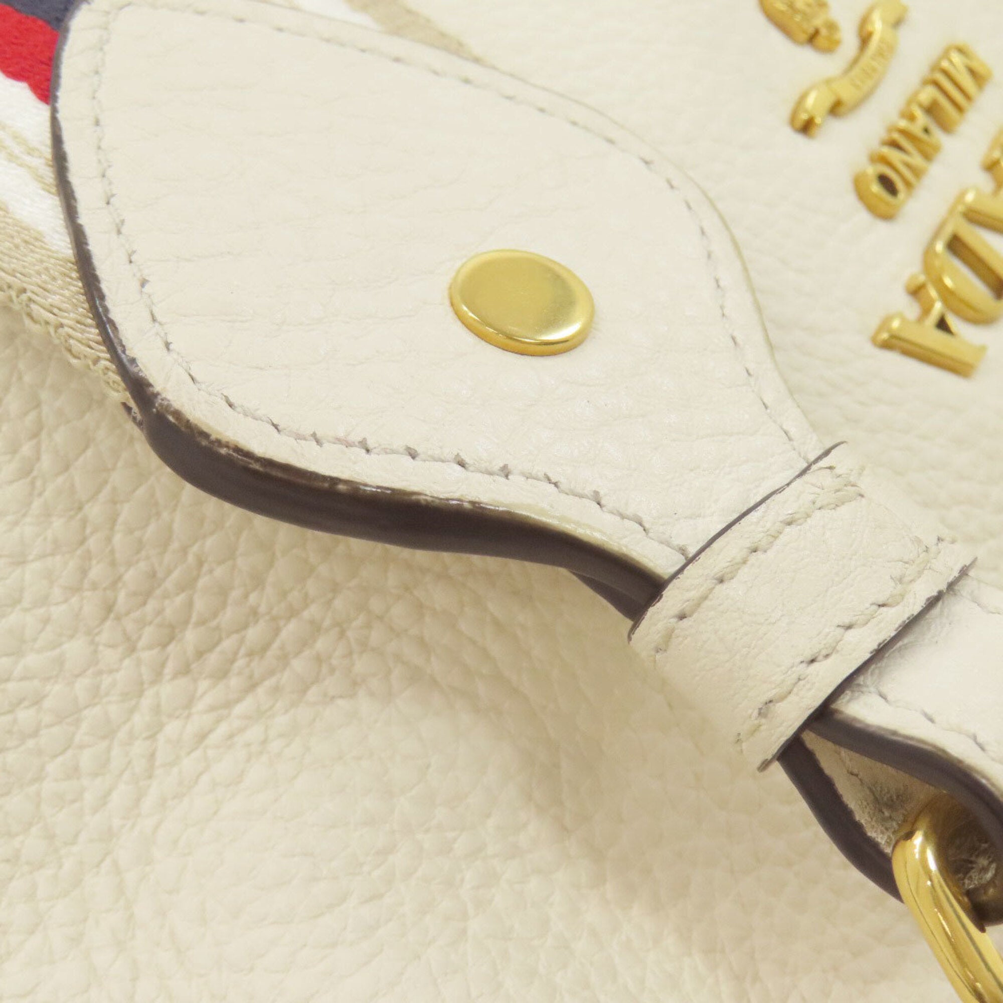 Prada White Leather Shoulder Bag (Pre-Owned)
