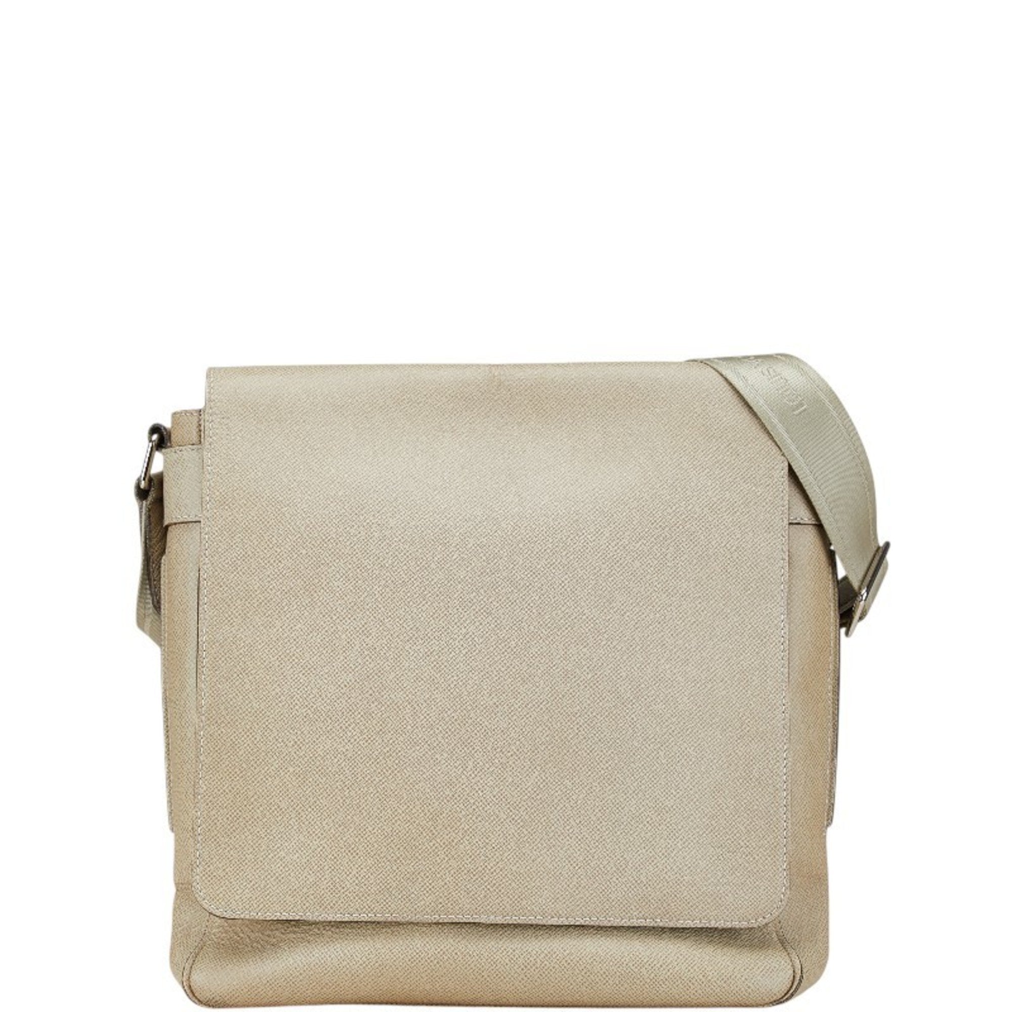 Louis Vuitton Taiga Beige Polaire Taiga Leather Shoulder Bag (Pre-Owned)