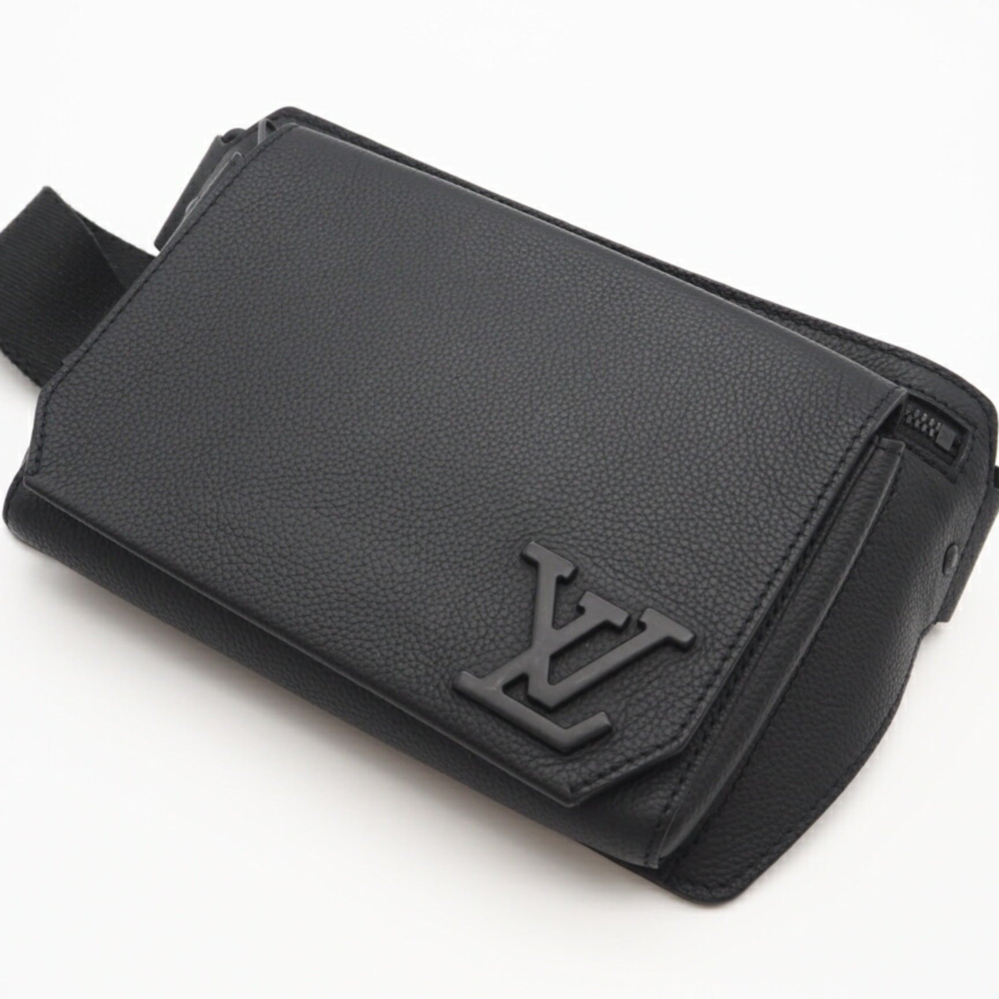 Louis Vuitton Black Leather Fanny Pack (Pre-Owned)