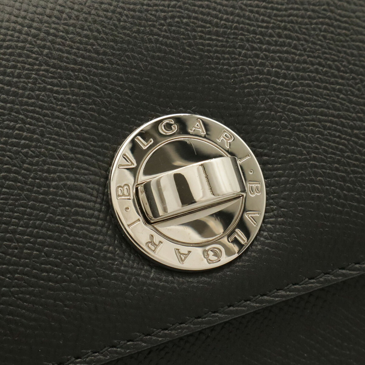 Bvlgari Black Leather Shoulder Bag (Pre-Owned)