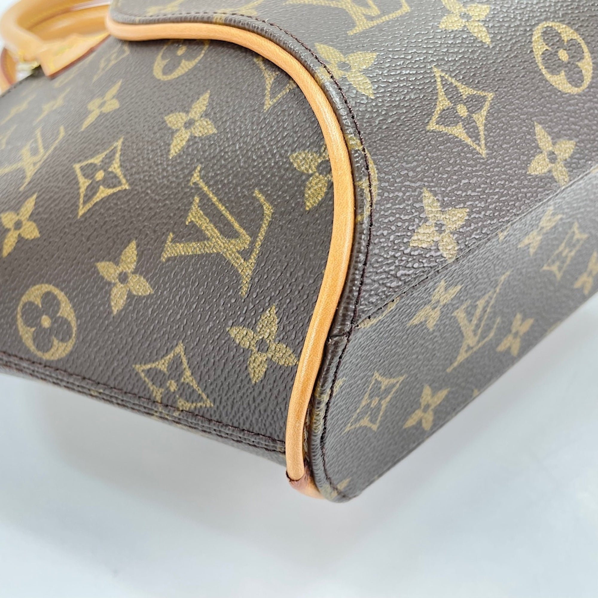 Louis Vuitton Brown Handbag (Pre-Owned)